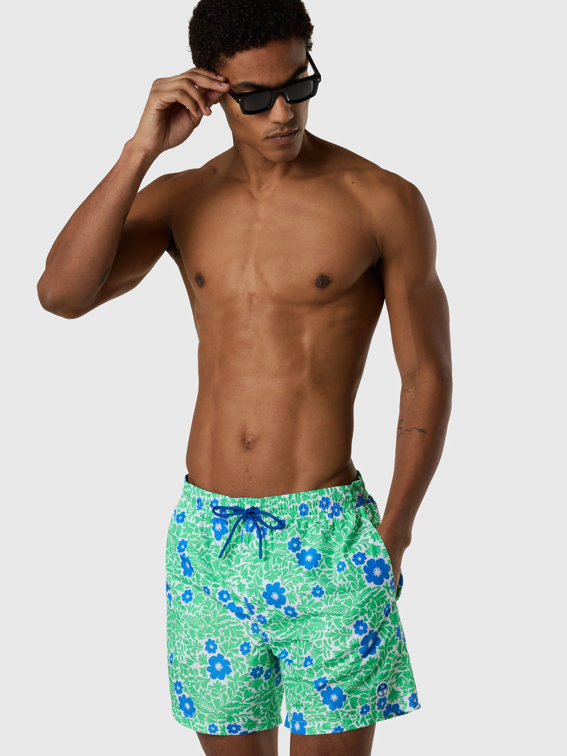 Swim shorts with graphic print - Image 34