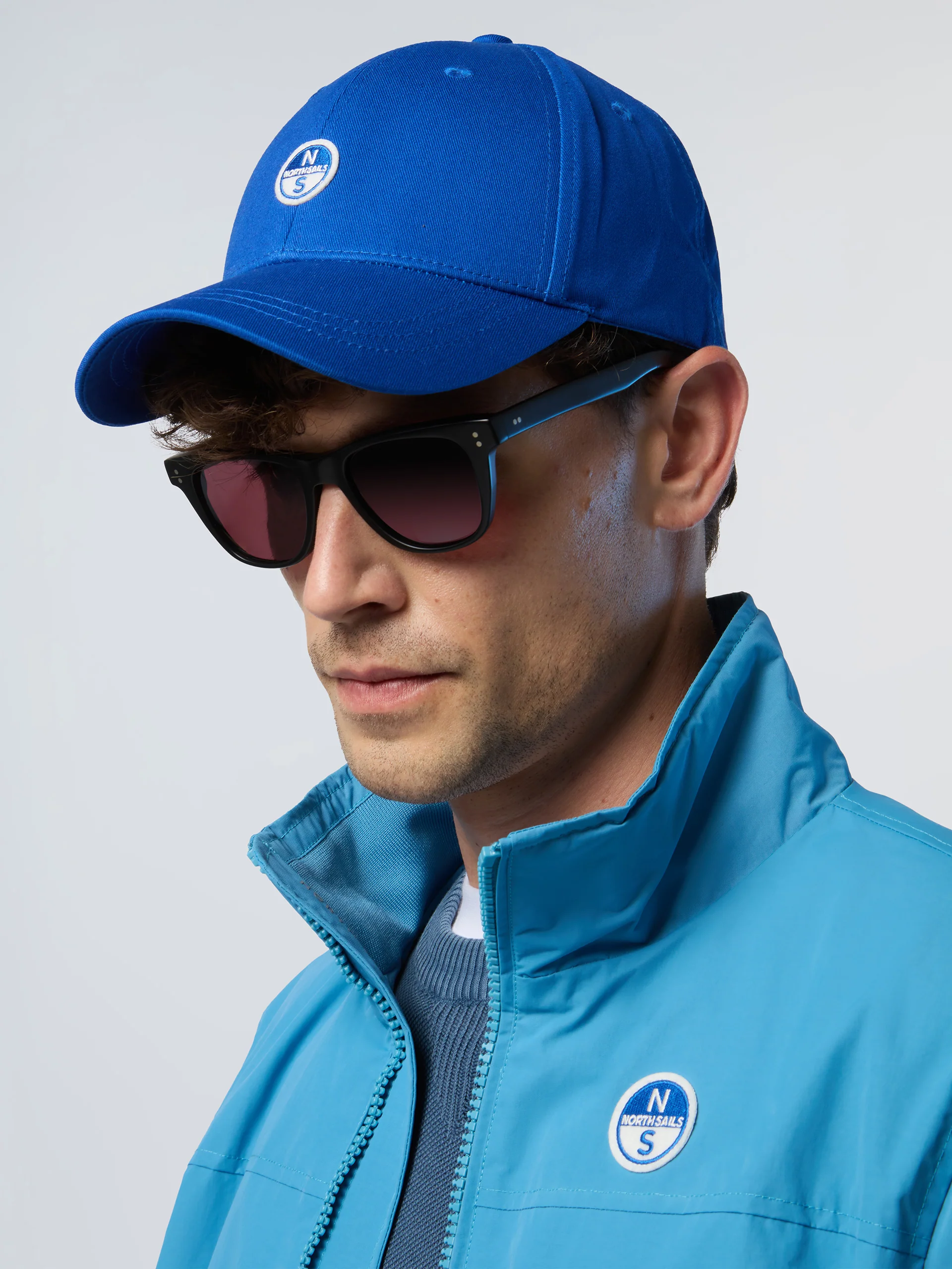Baseball cap with logo patch - Image 3