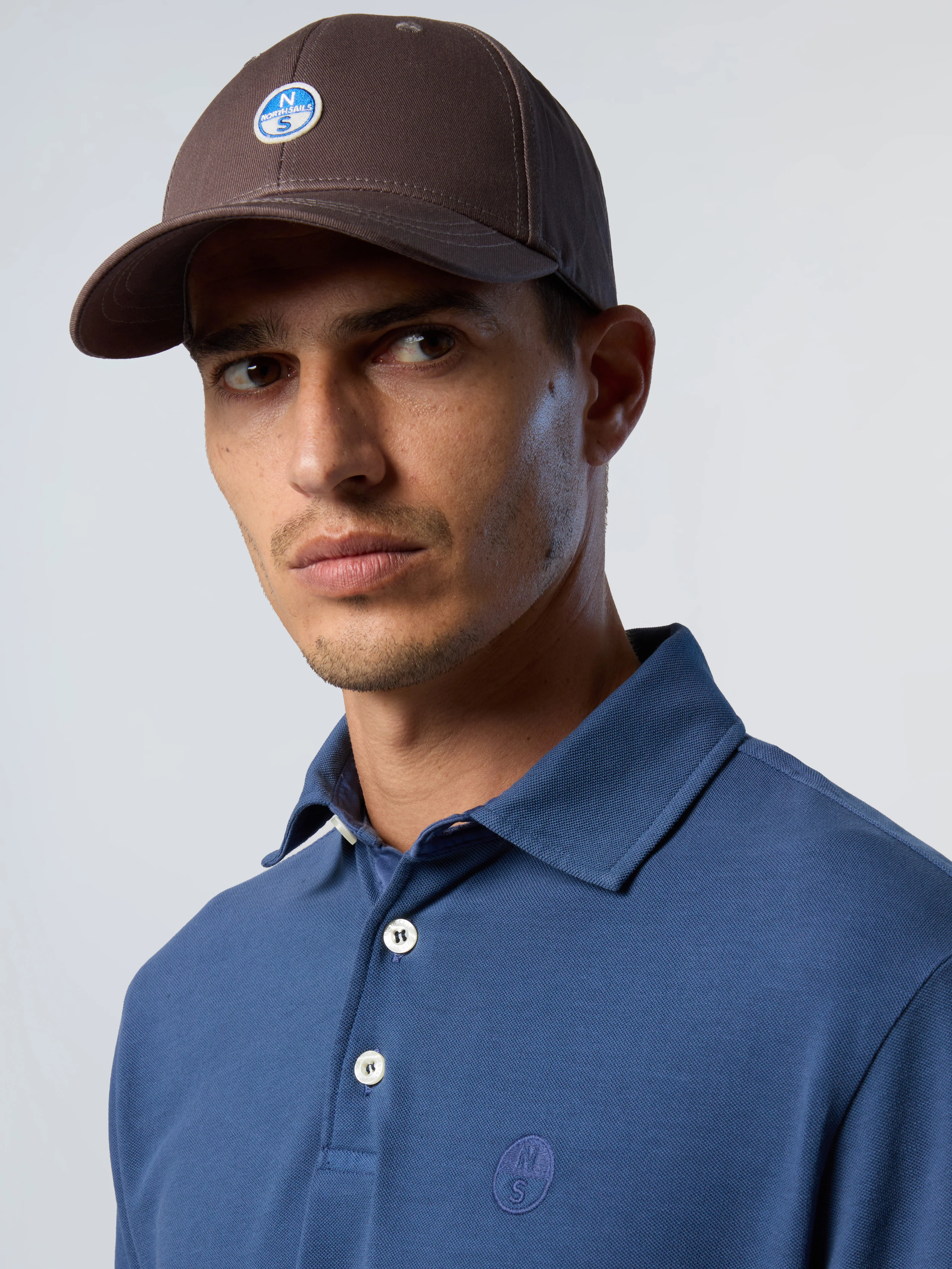 Baseball cap with logo patch - Image 5