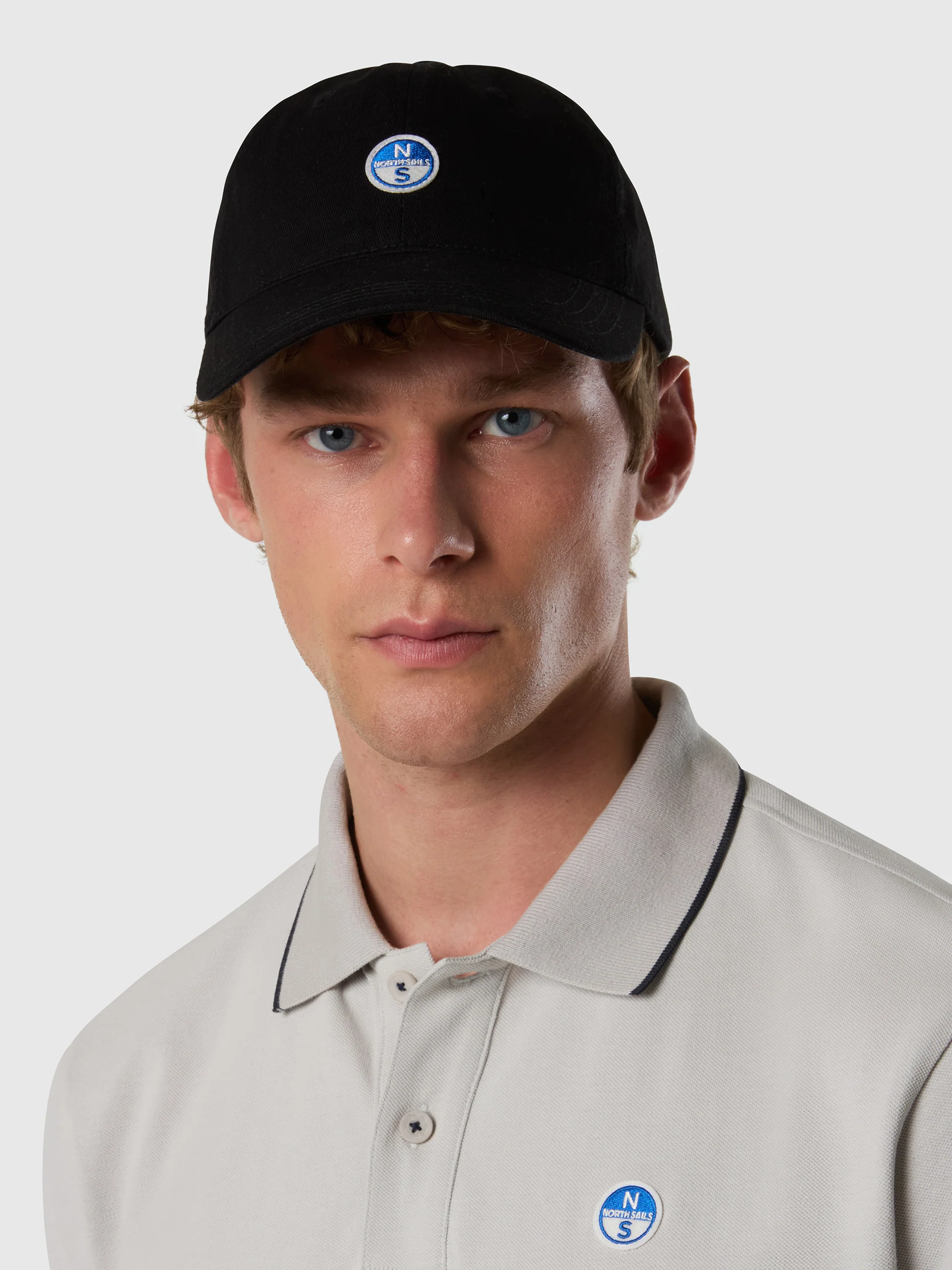Baseball cap with logo patch - Image 10