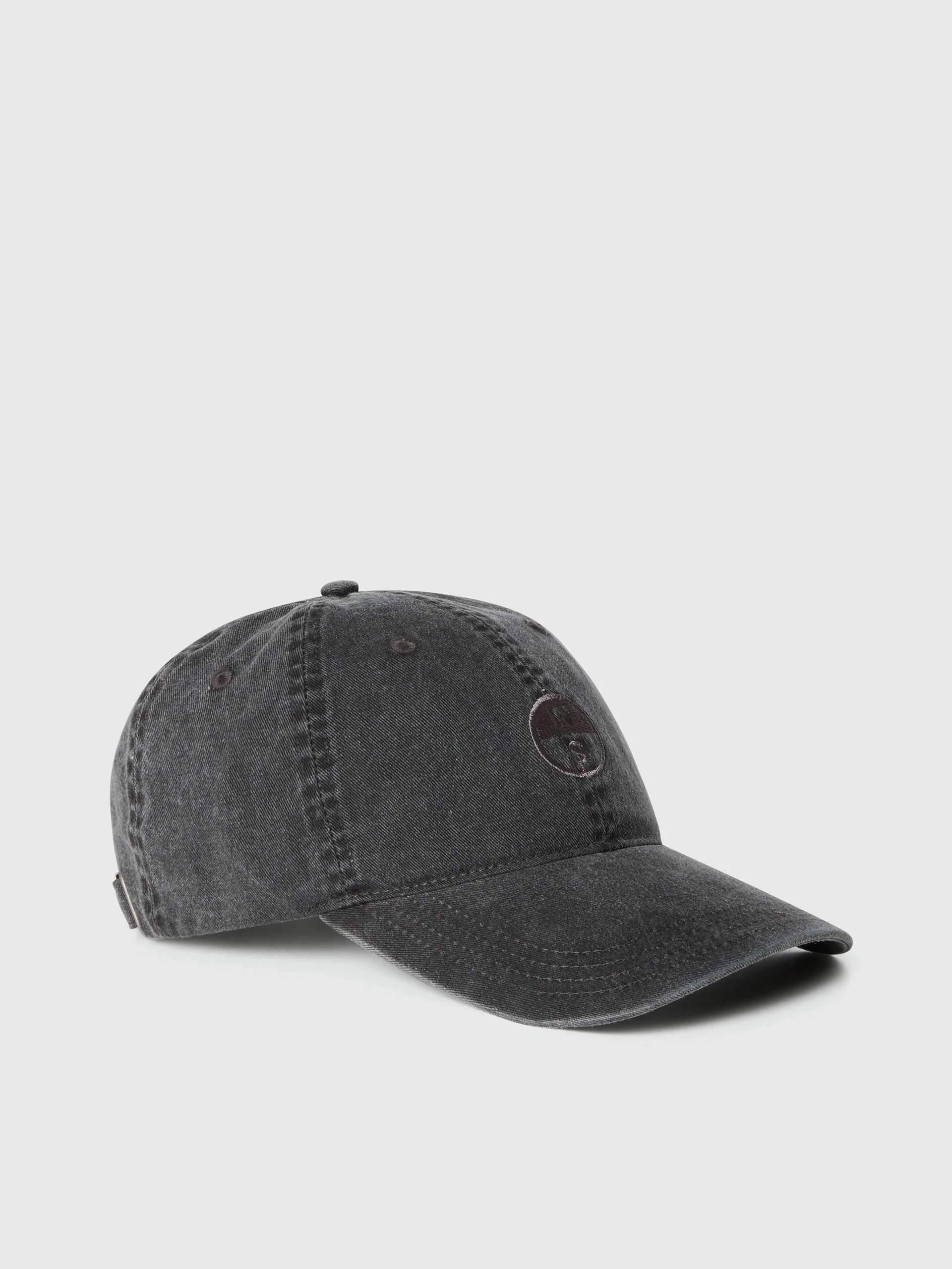 Baseball cap with embroidered logo - Image 4