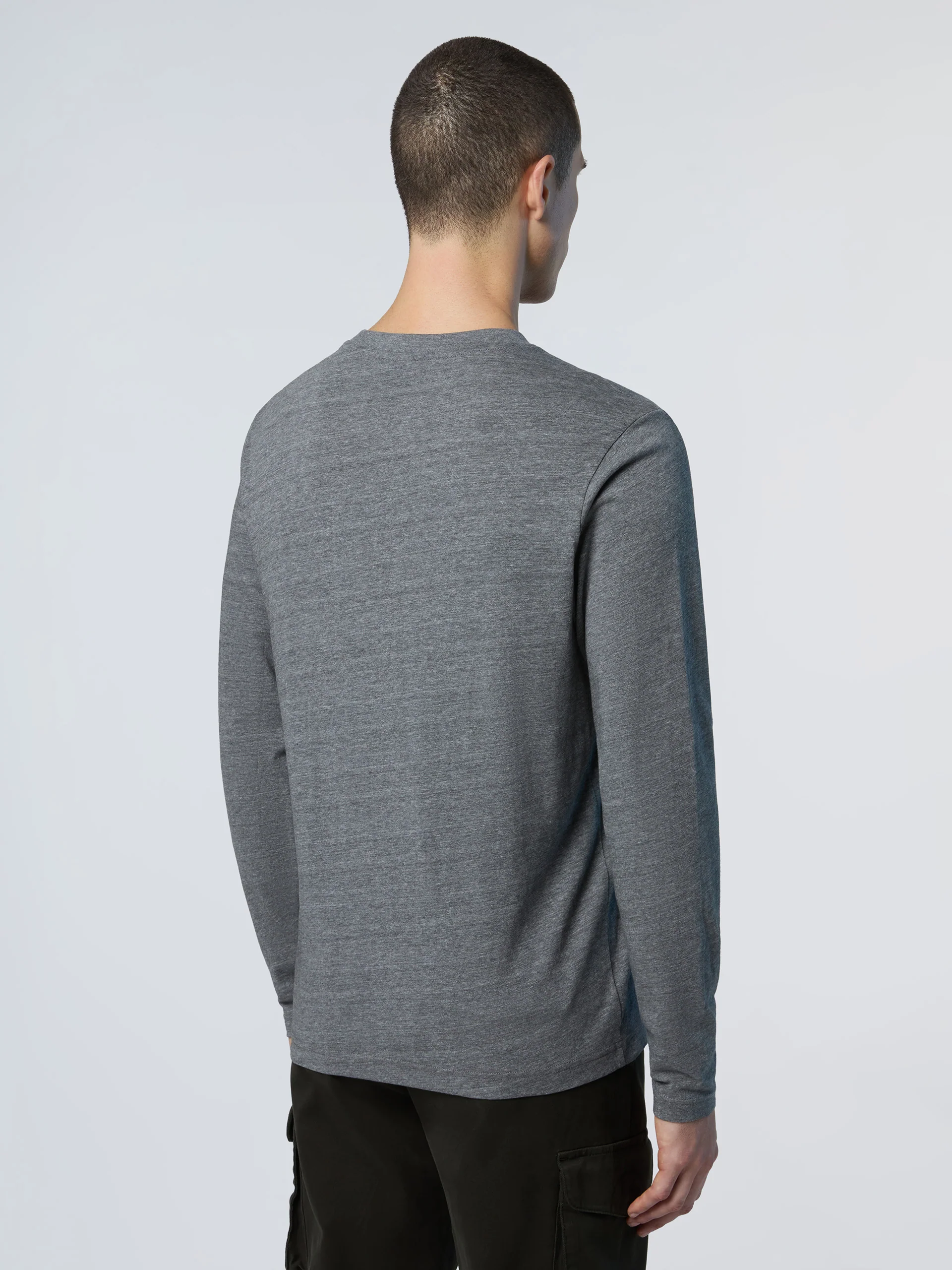 Long-sleeved T-shirt with logo patch - Image 20