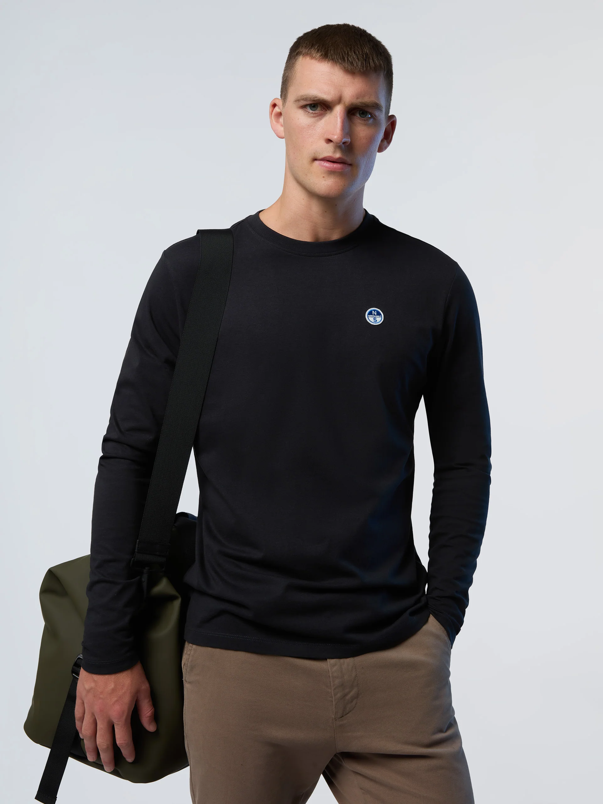 Long-sleeved T-shirt with logo patch - Image 24