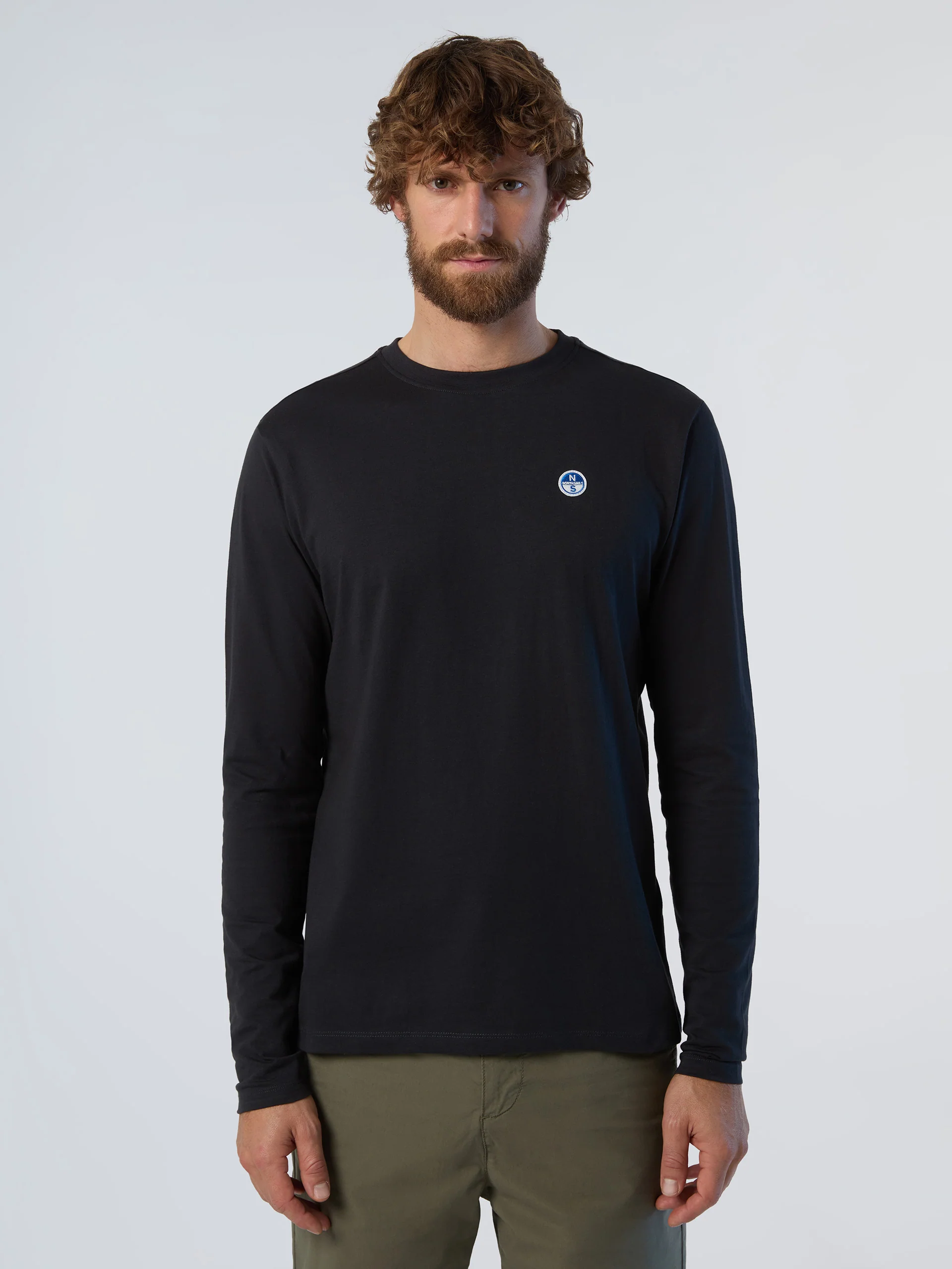 Long-sleeved T-shirt with logo patch - Image 11