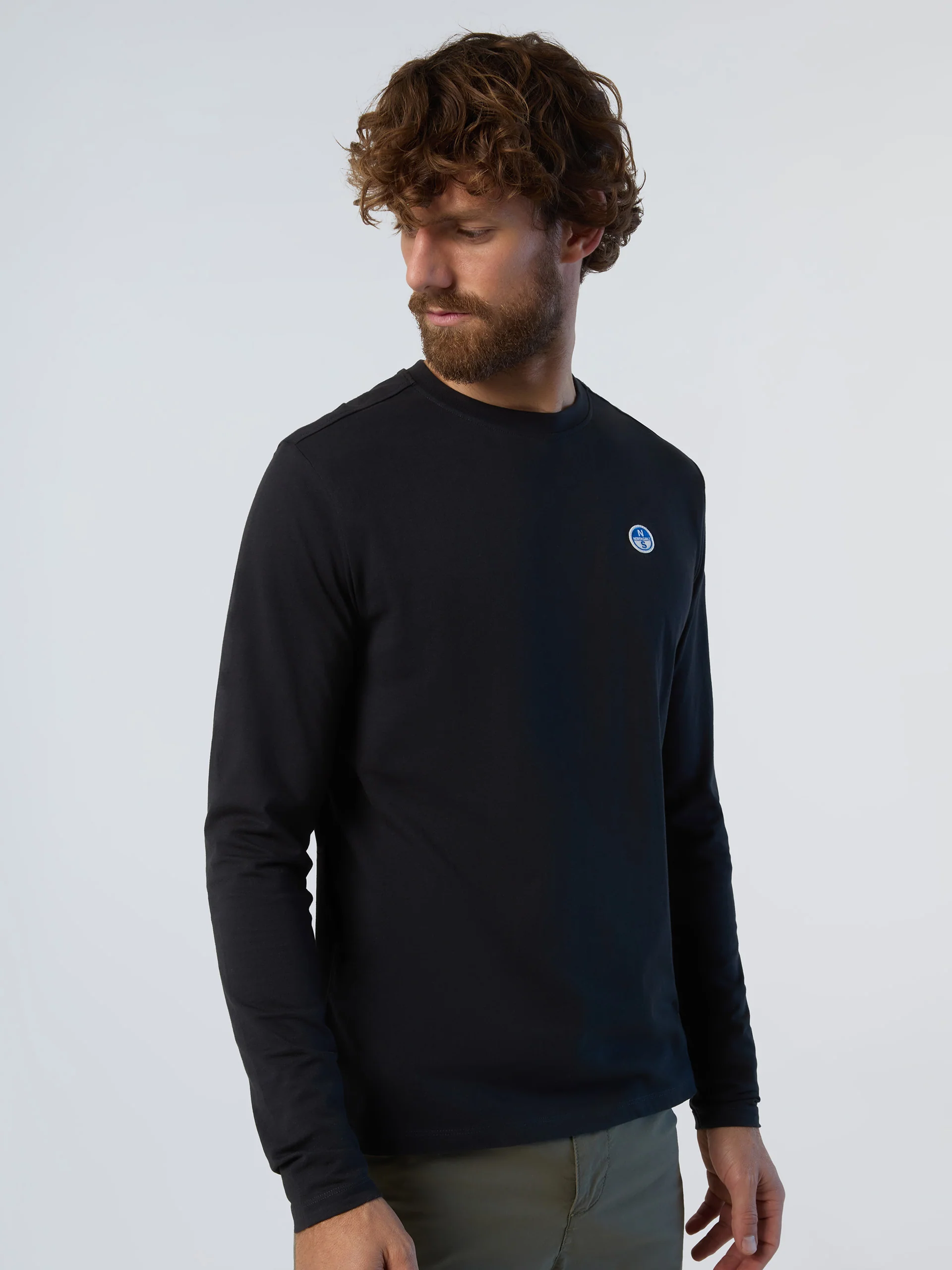 Long-sleeved T-shirt with logo patch - Image 12