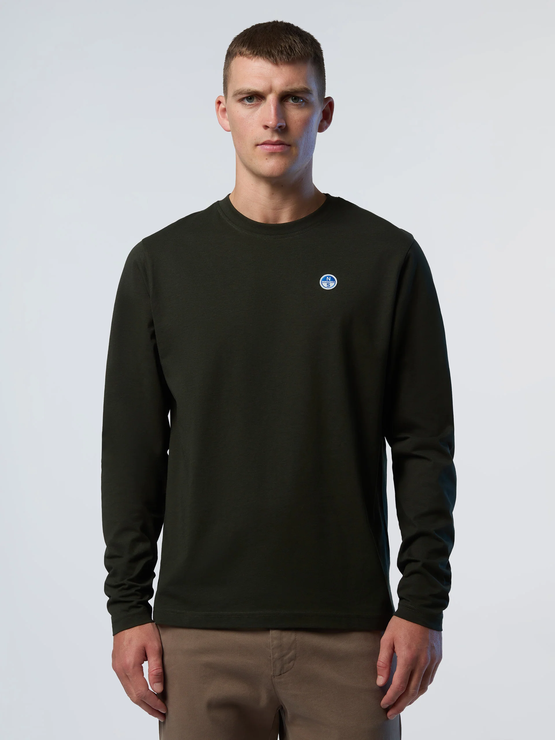 Long-sleeved T-shirt with logo patch - Image 19