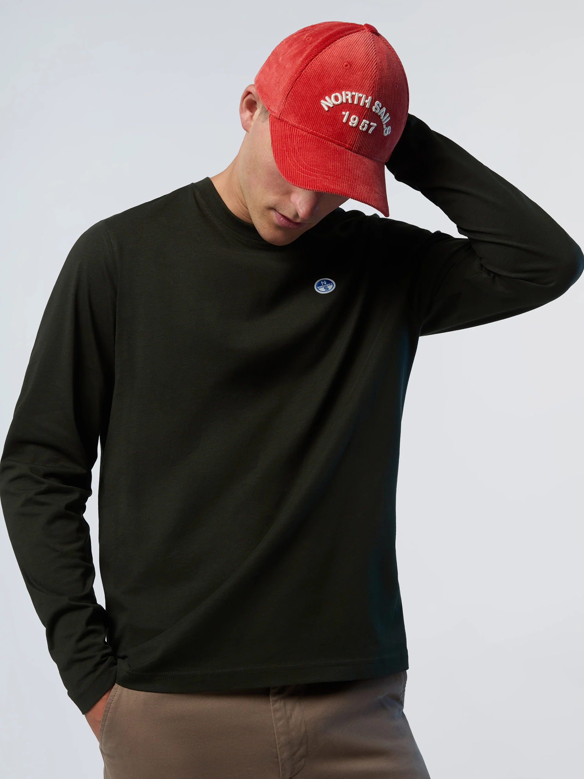 Long-sleeved T-shirt with logo patch - Image 20