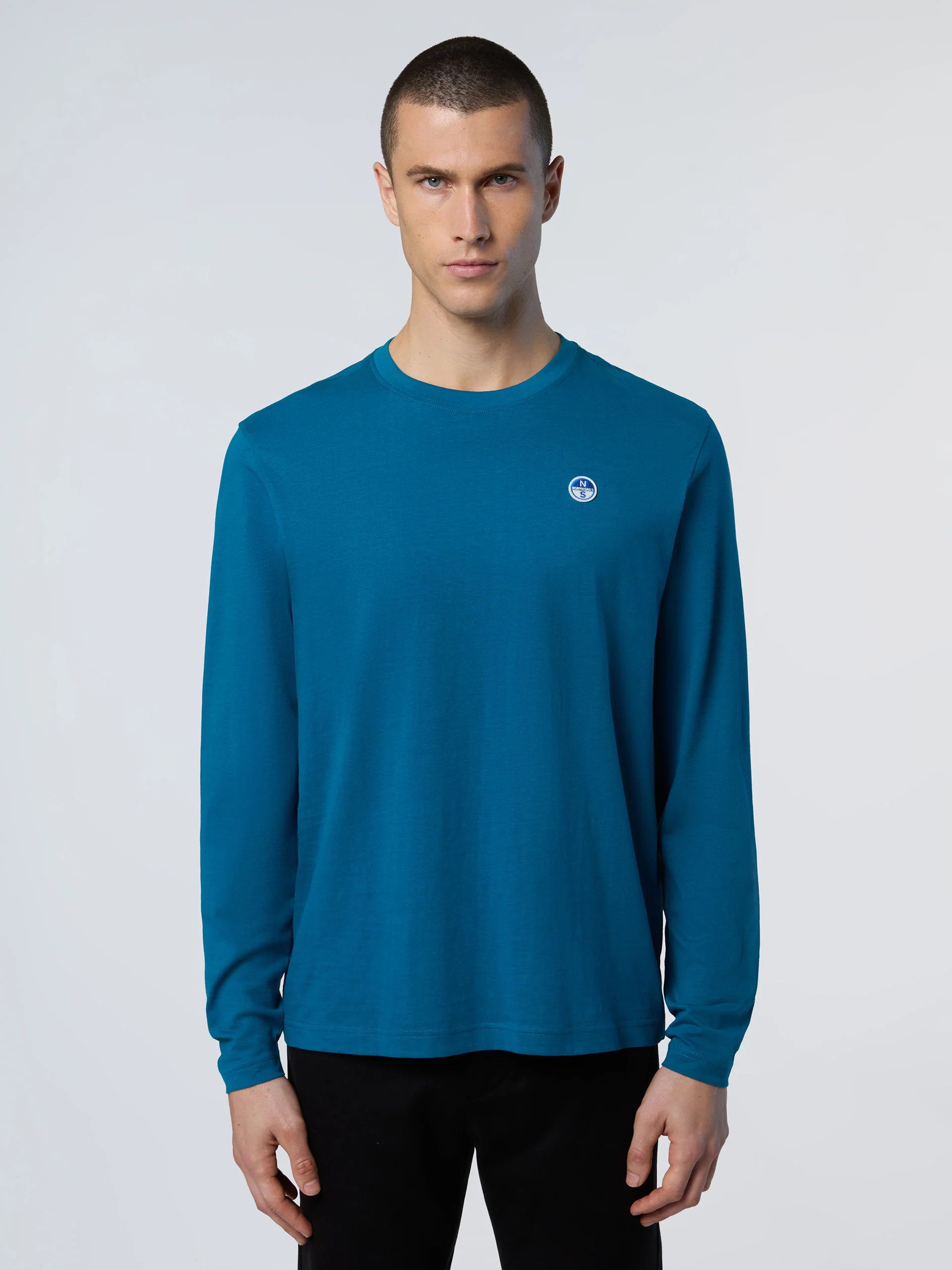 Long-sleeved T-shirt with logo patch - Image 25