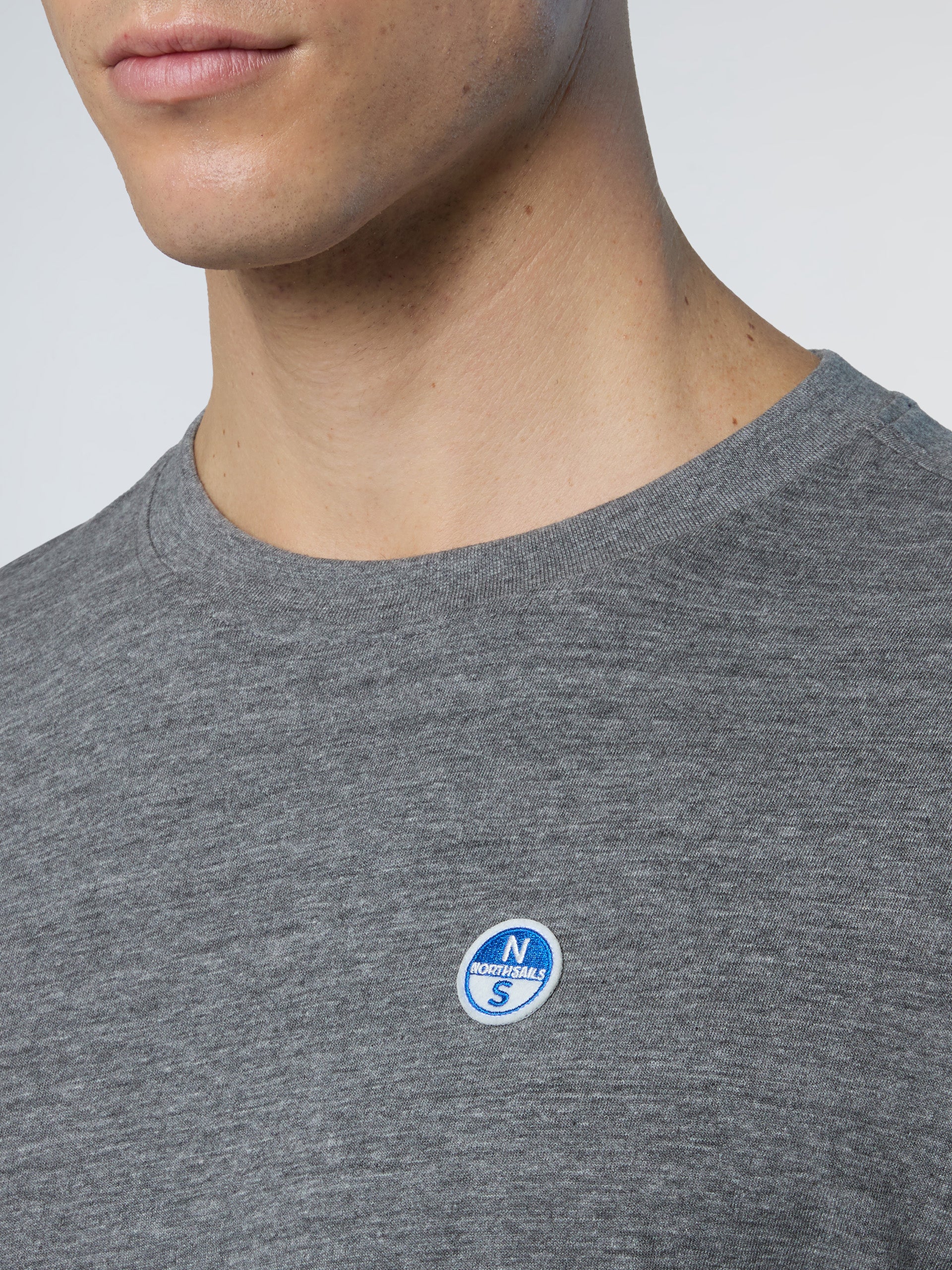 Long-sleeved T-shirt with logo patch - Image 29