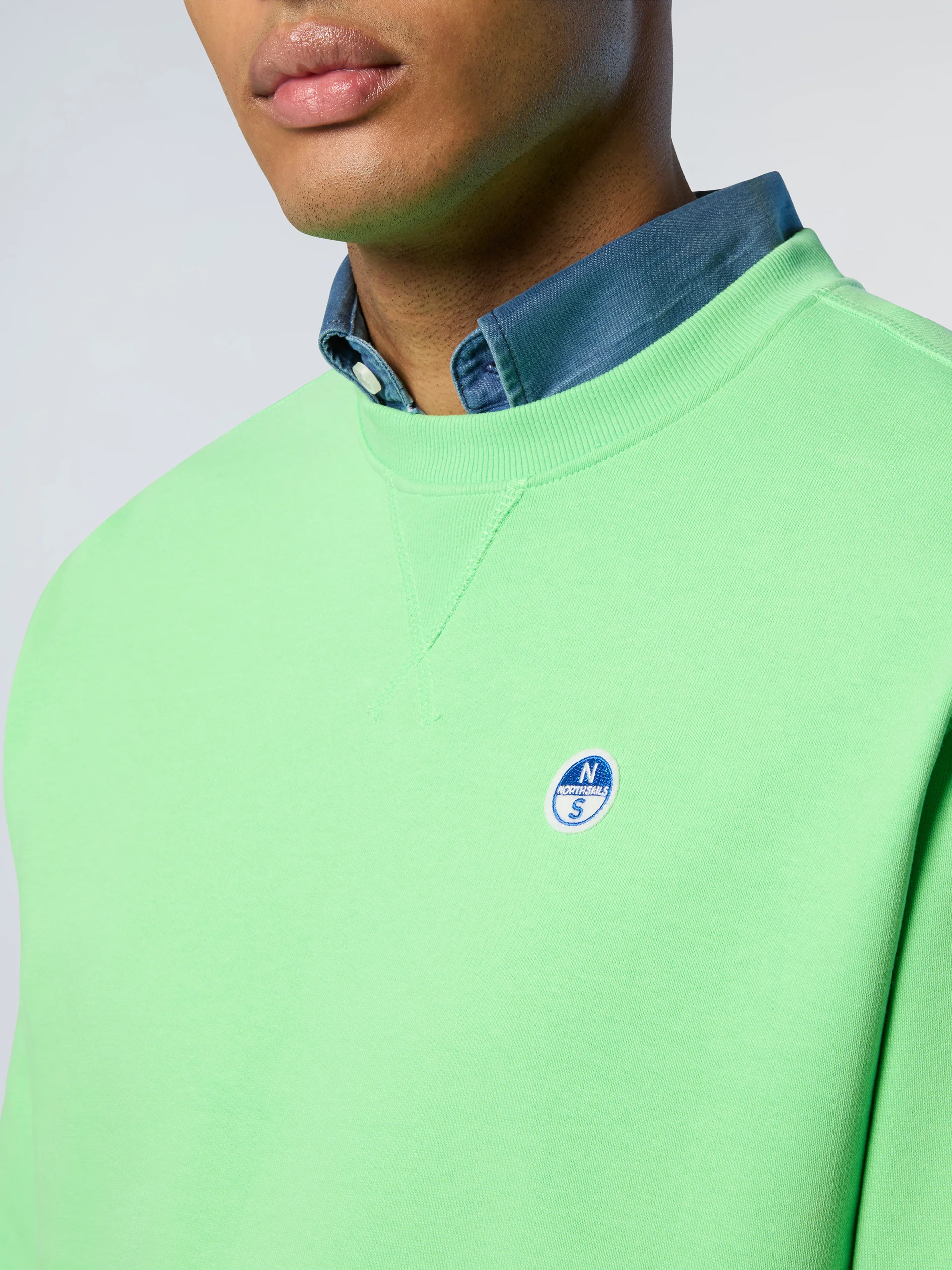 Sweatshirt with logo patch - Image 17