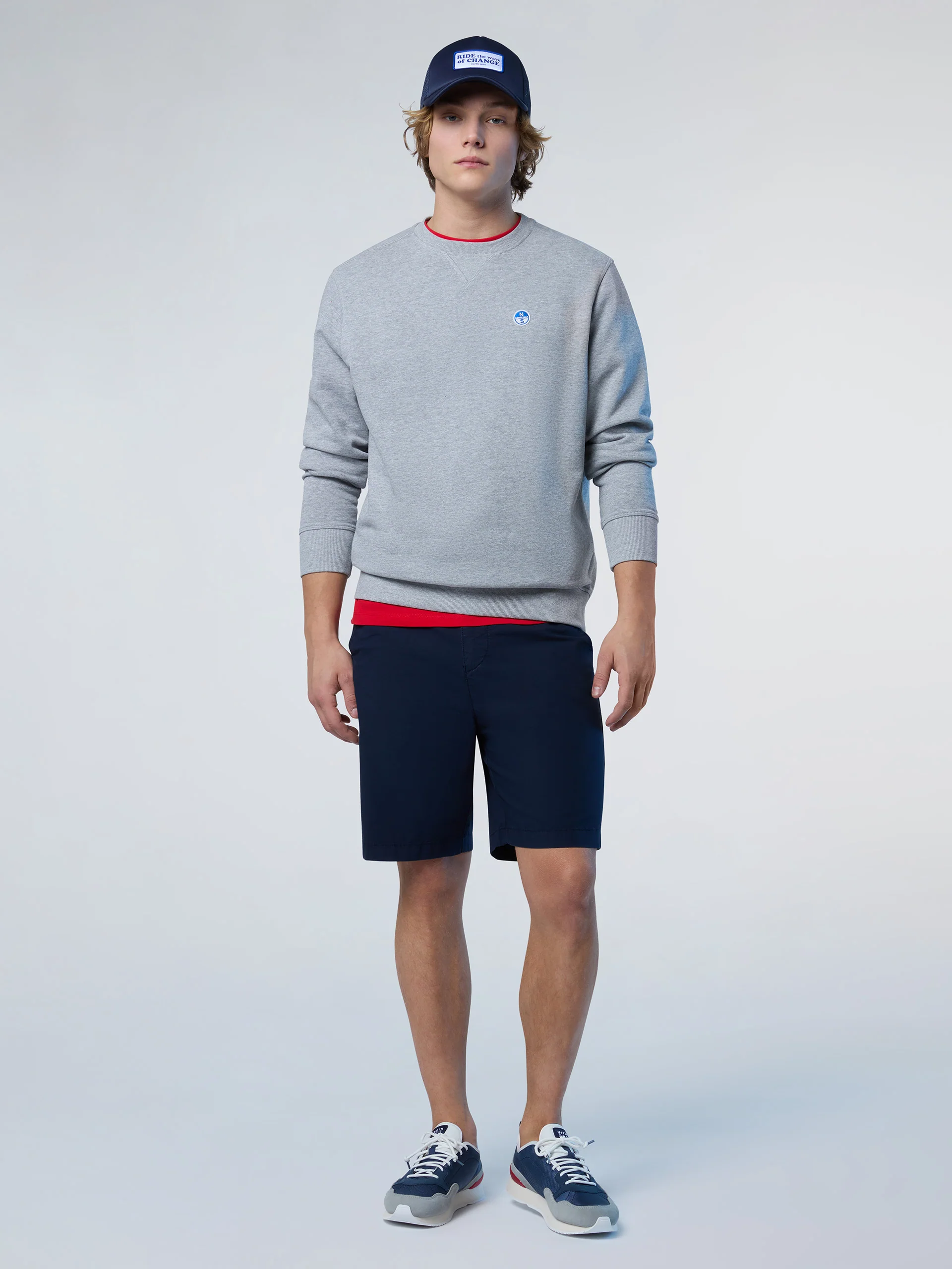 Sweatshirt with logo patch - Image 32