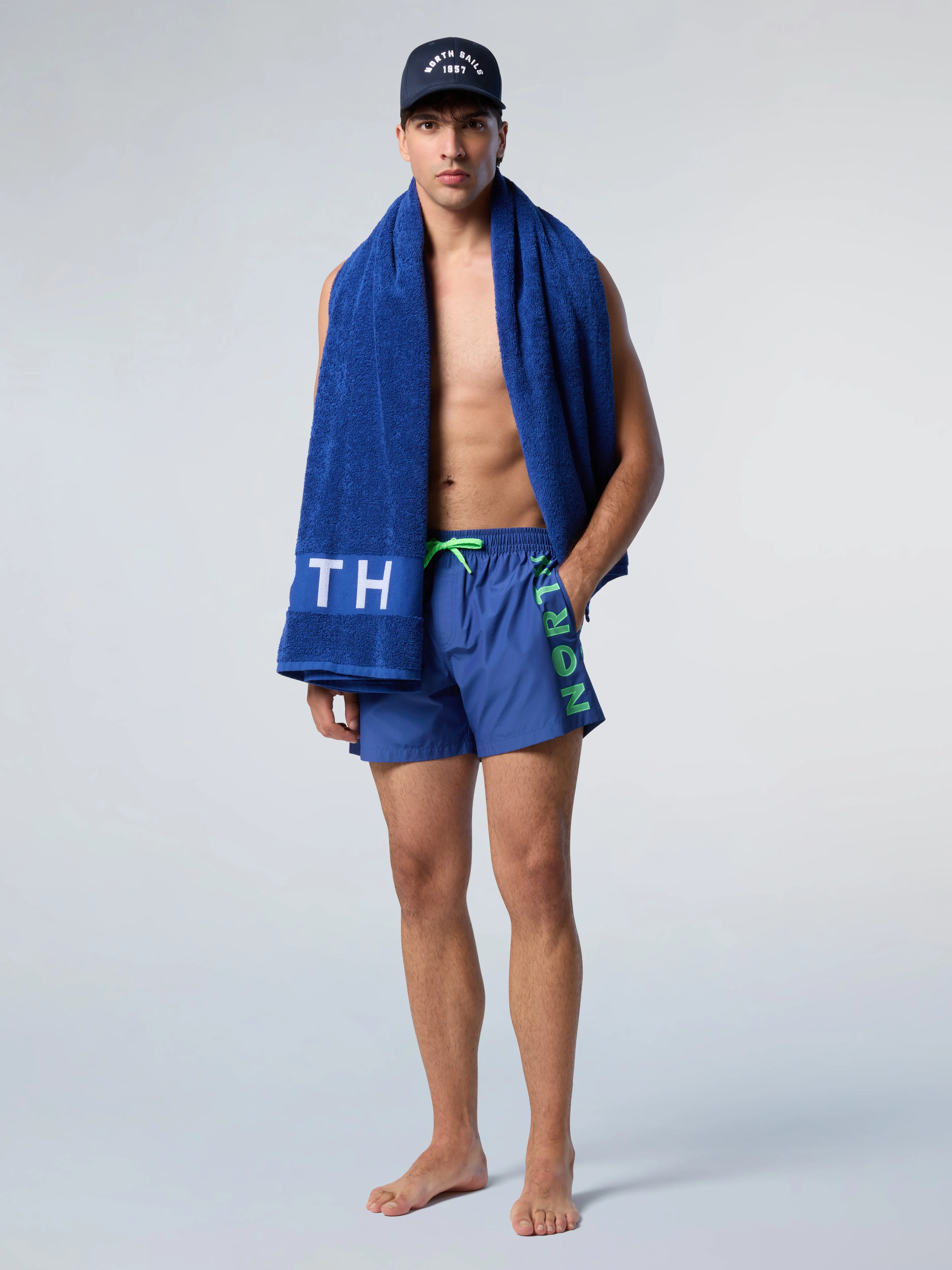 Swim shorts with vertical print - Image 18