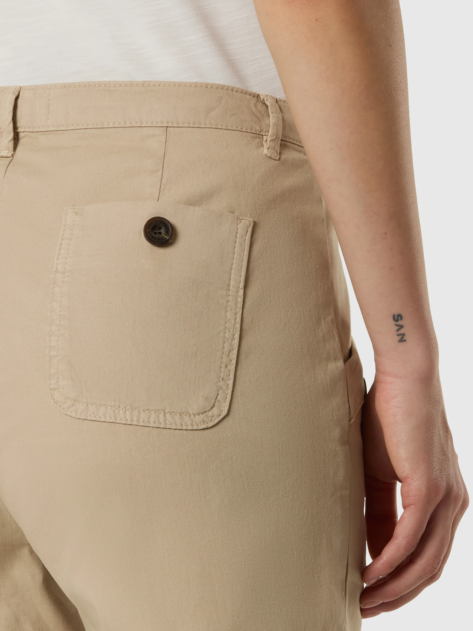 Gabardine cargo shorts - Image 11