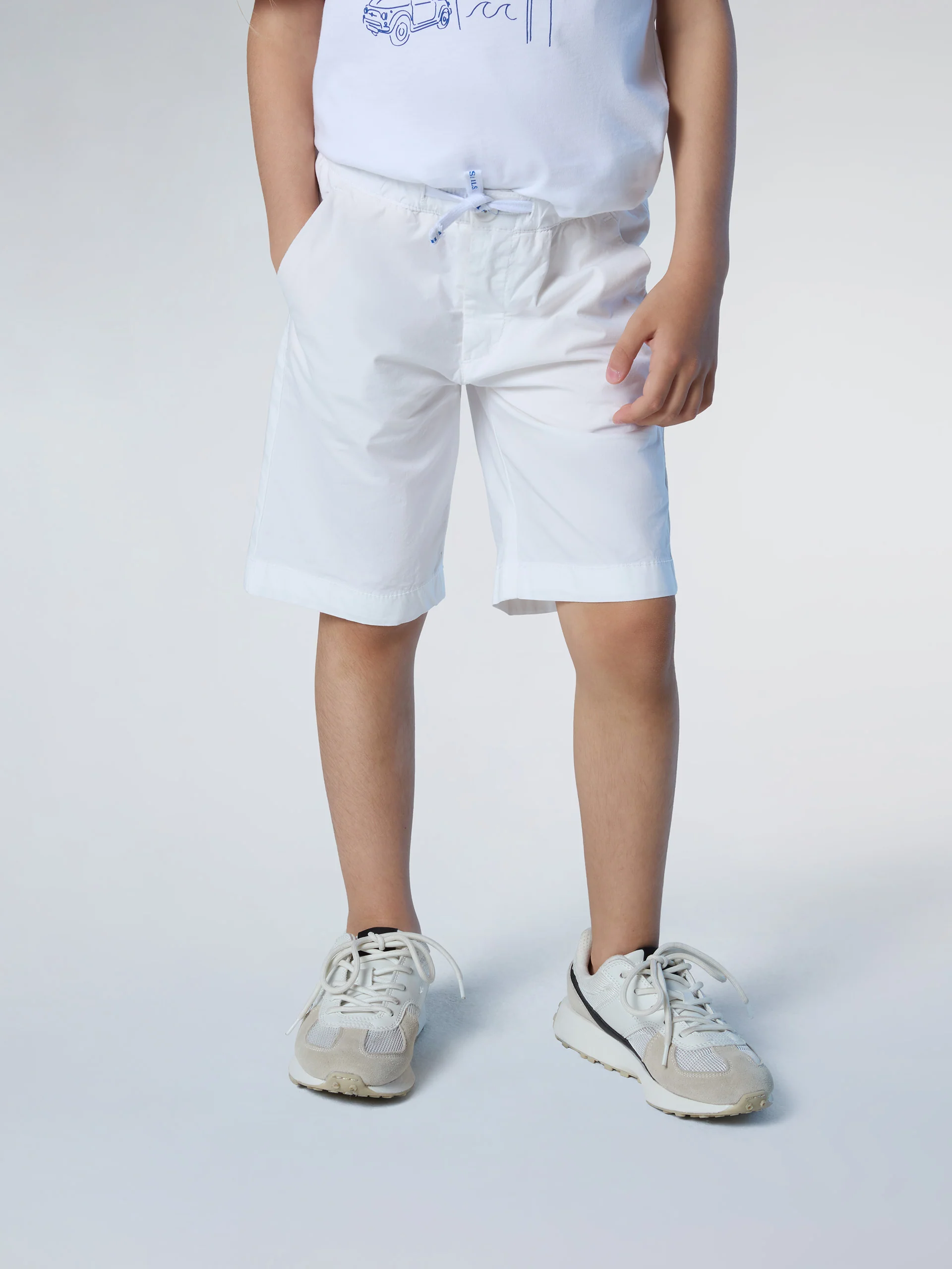 Chino shorts with elasticated waist