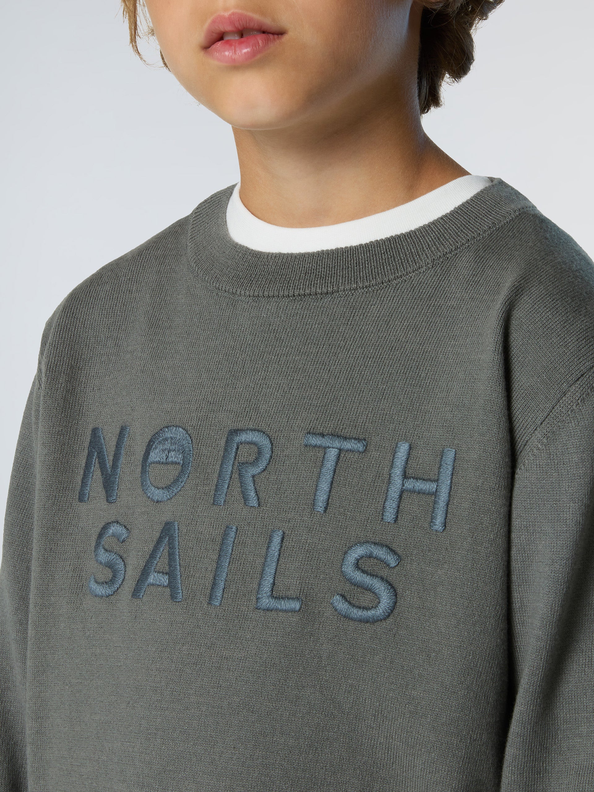 Crew-neck sweater with embroidery - Image 6