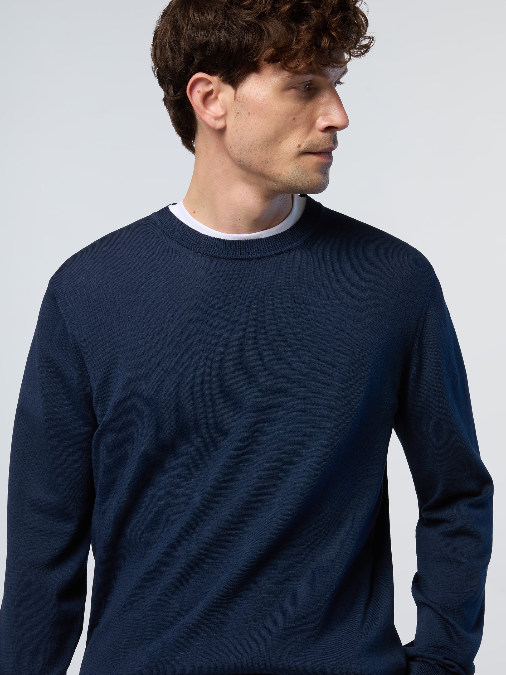 Crew-neck sweater with logo label - Image 20