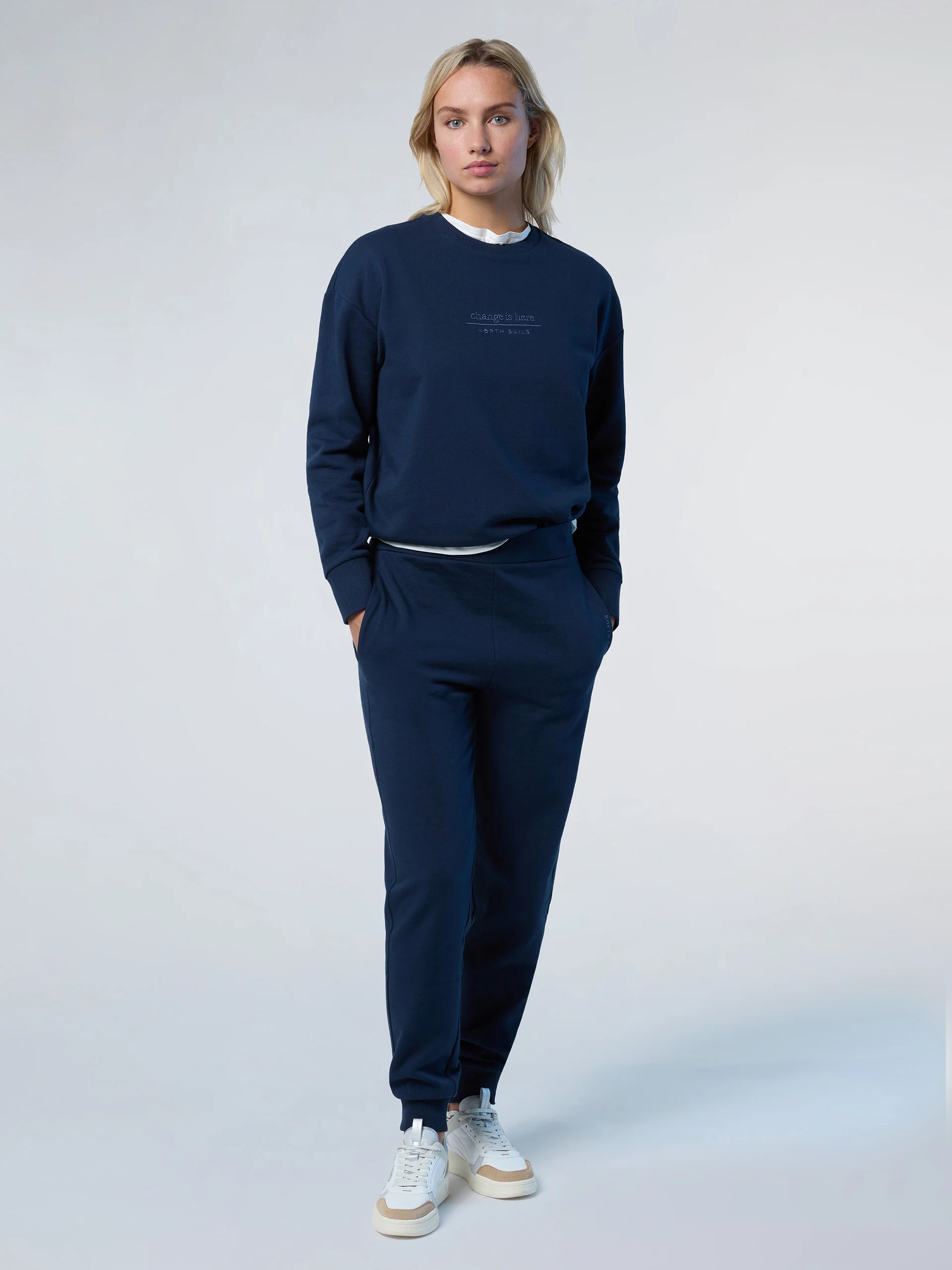 Crew-neck slogan sweatshirt - Image 26