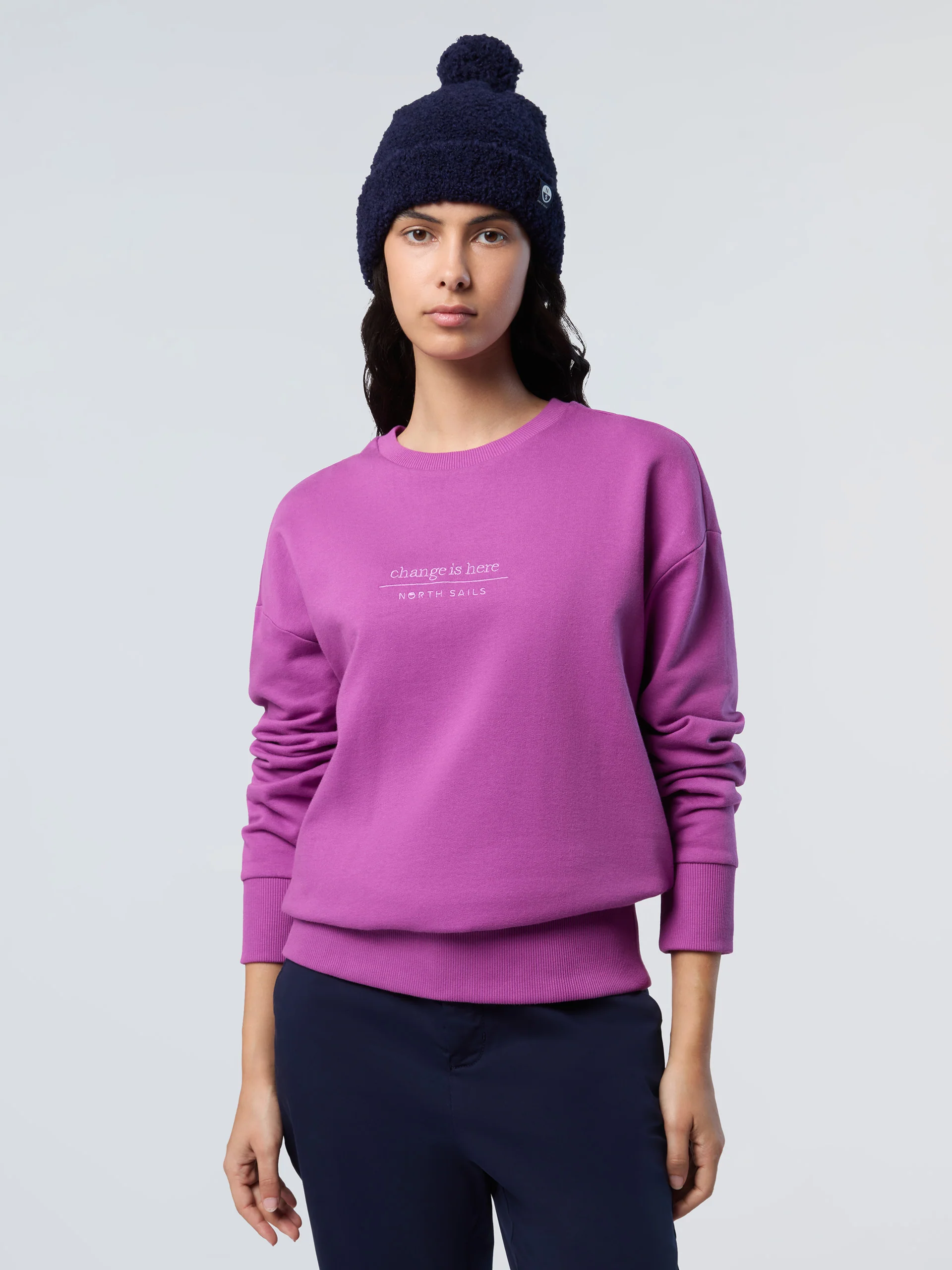 Crew-neck slogan sweatshirt - Image 9