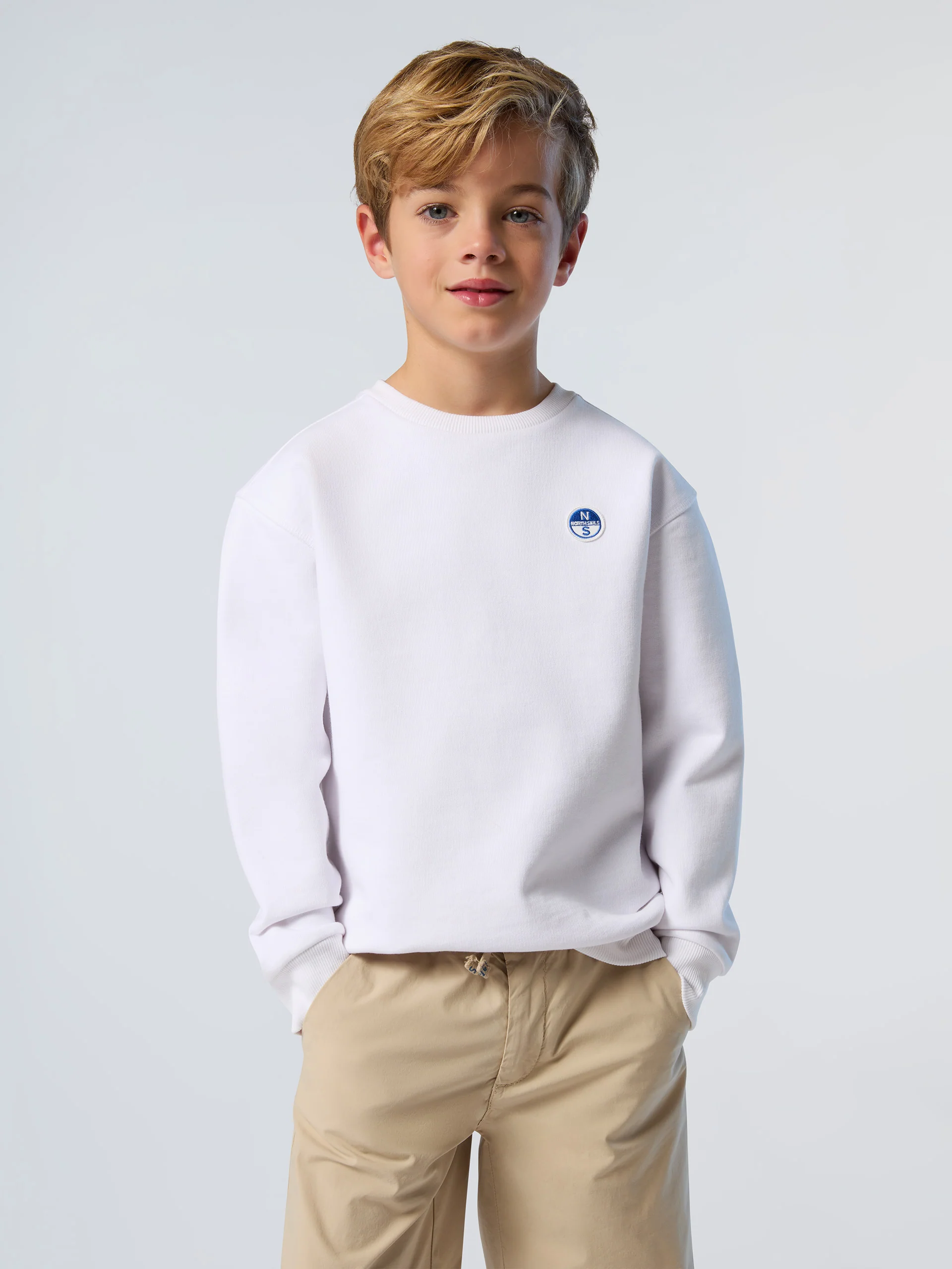 Sweatshirt with logo patch - Image 24
