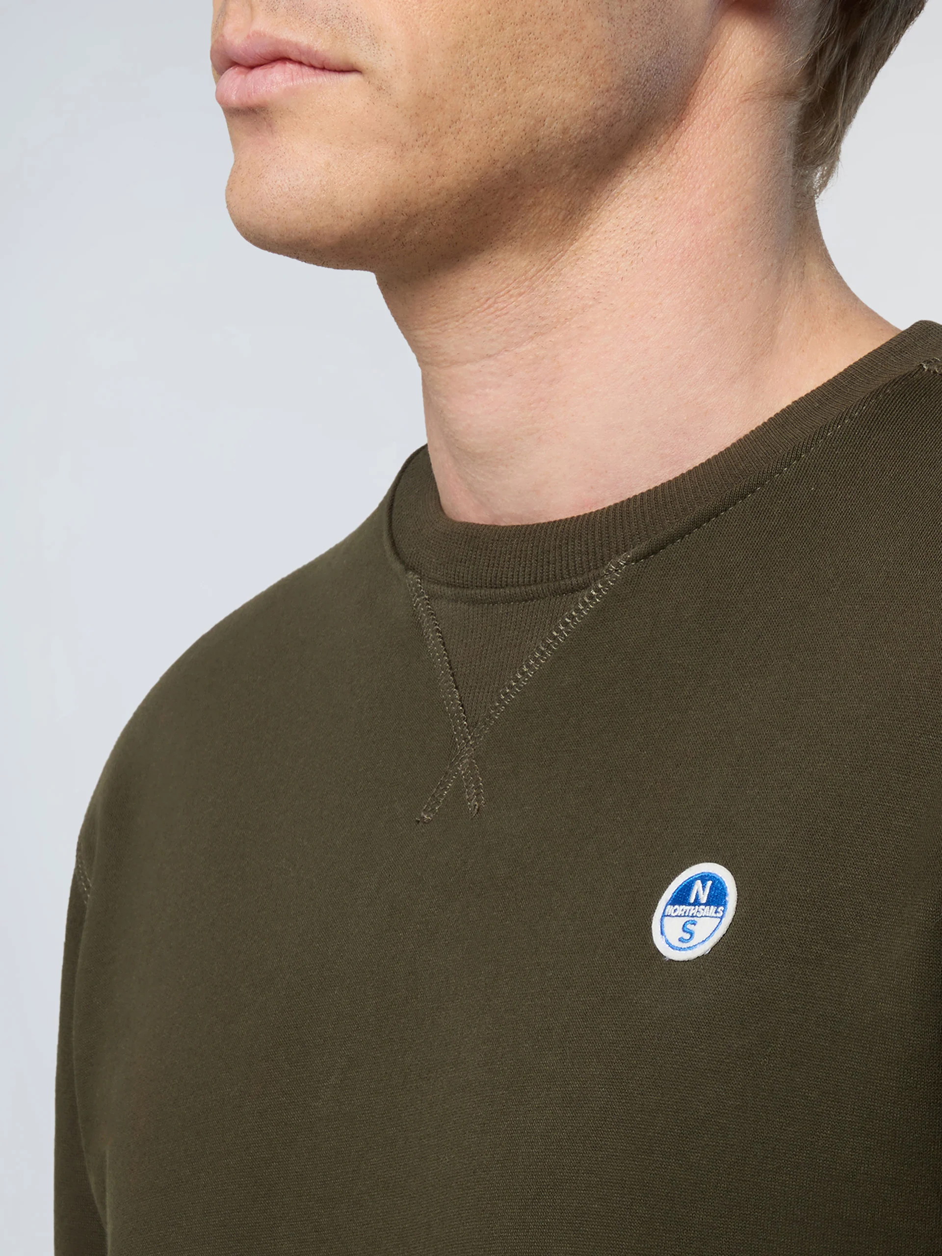 Sweatshirt with logo patch - Image 18