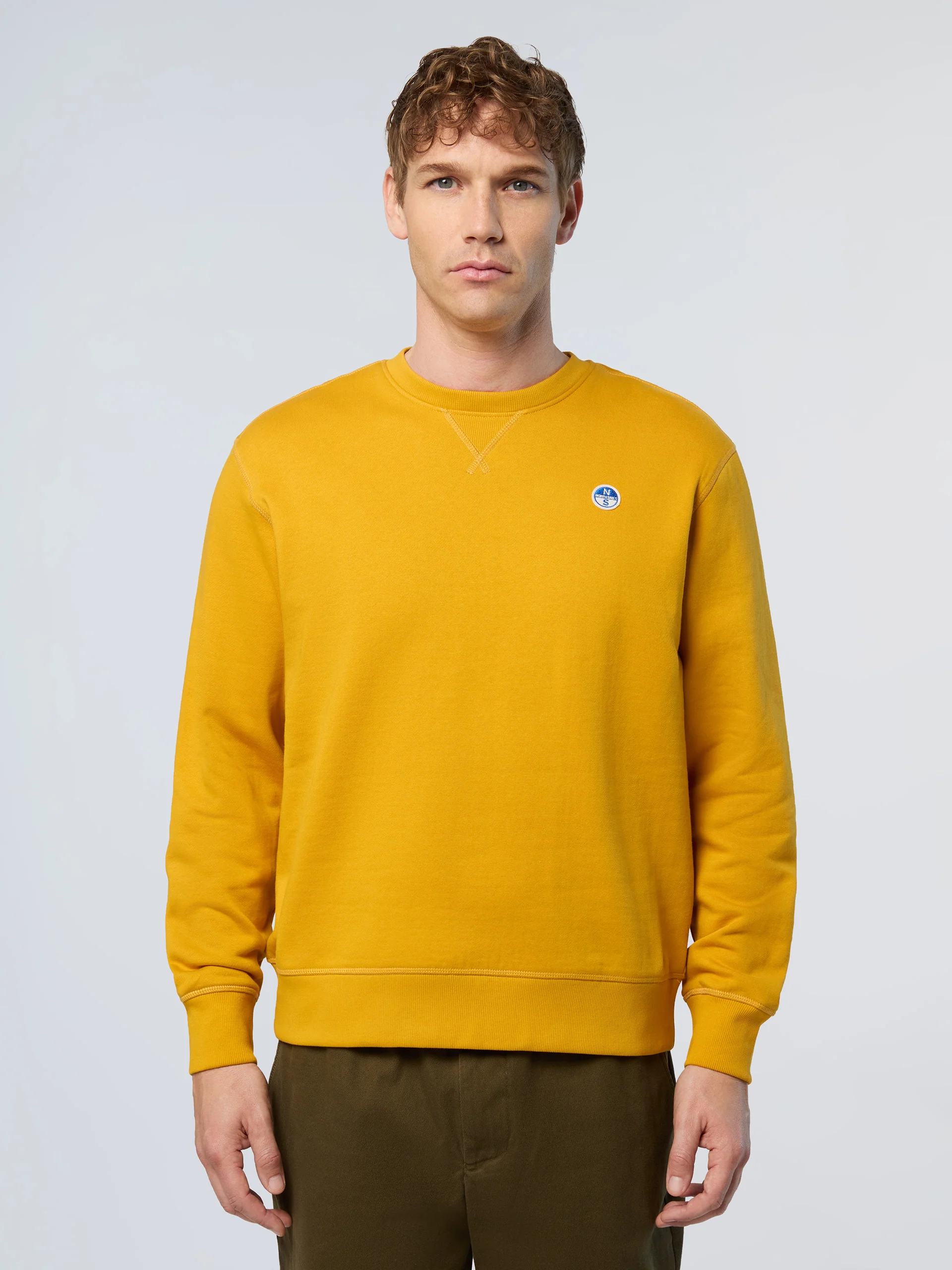 Sweatshirt with logo patch - Image 19