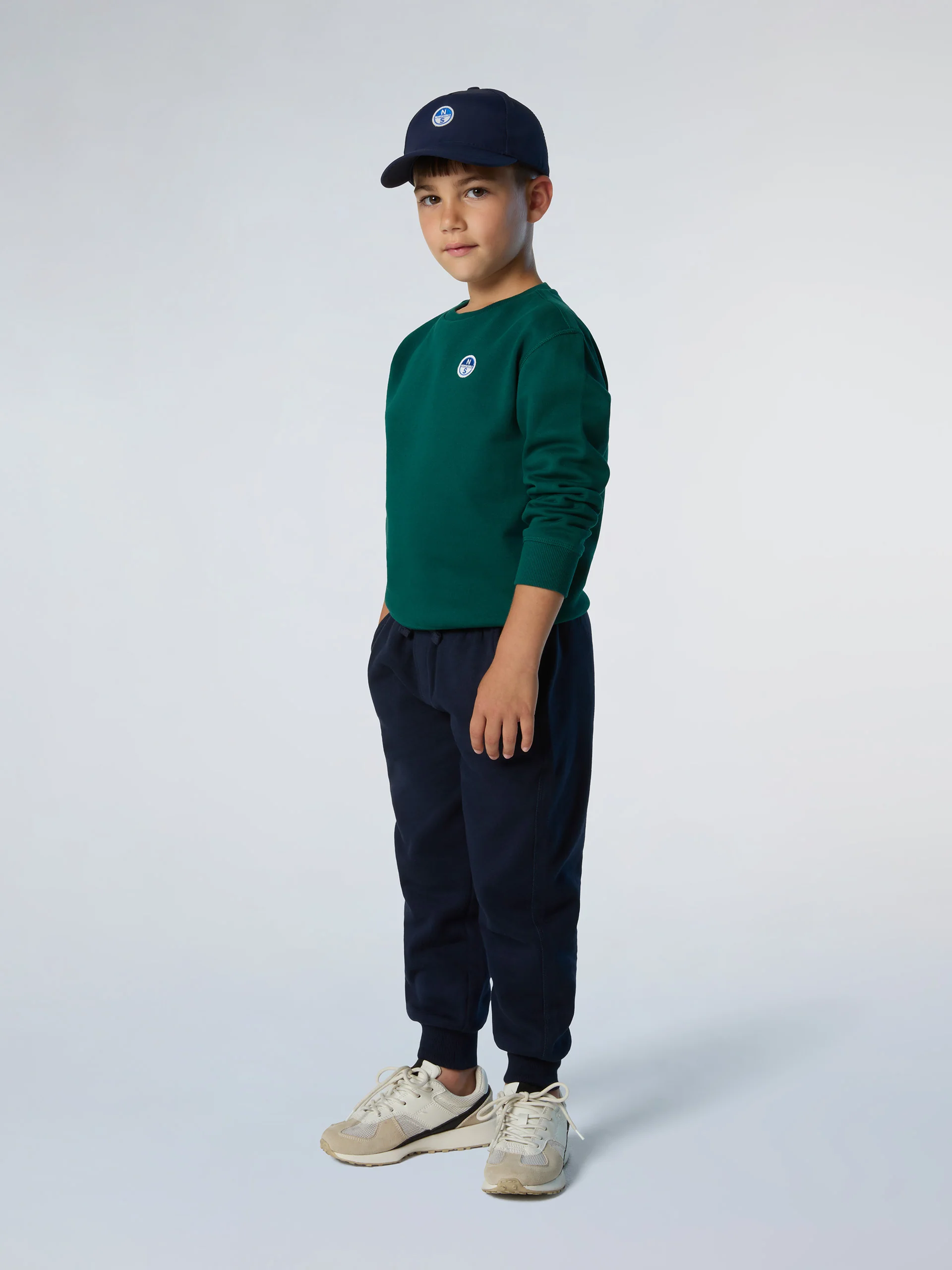 Sweatshirt with logo patch - Image 12