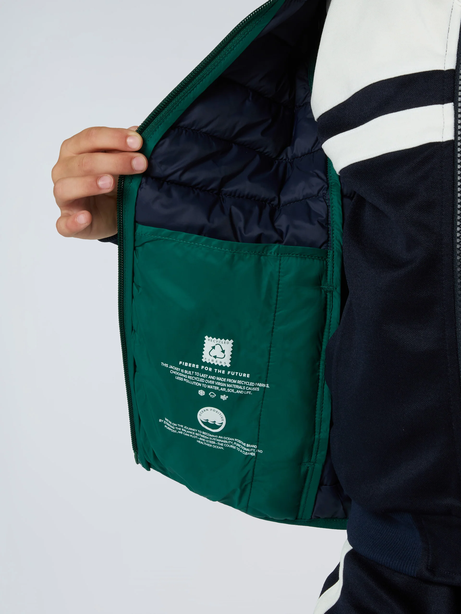 Explorer Vest - Image 7