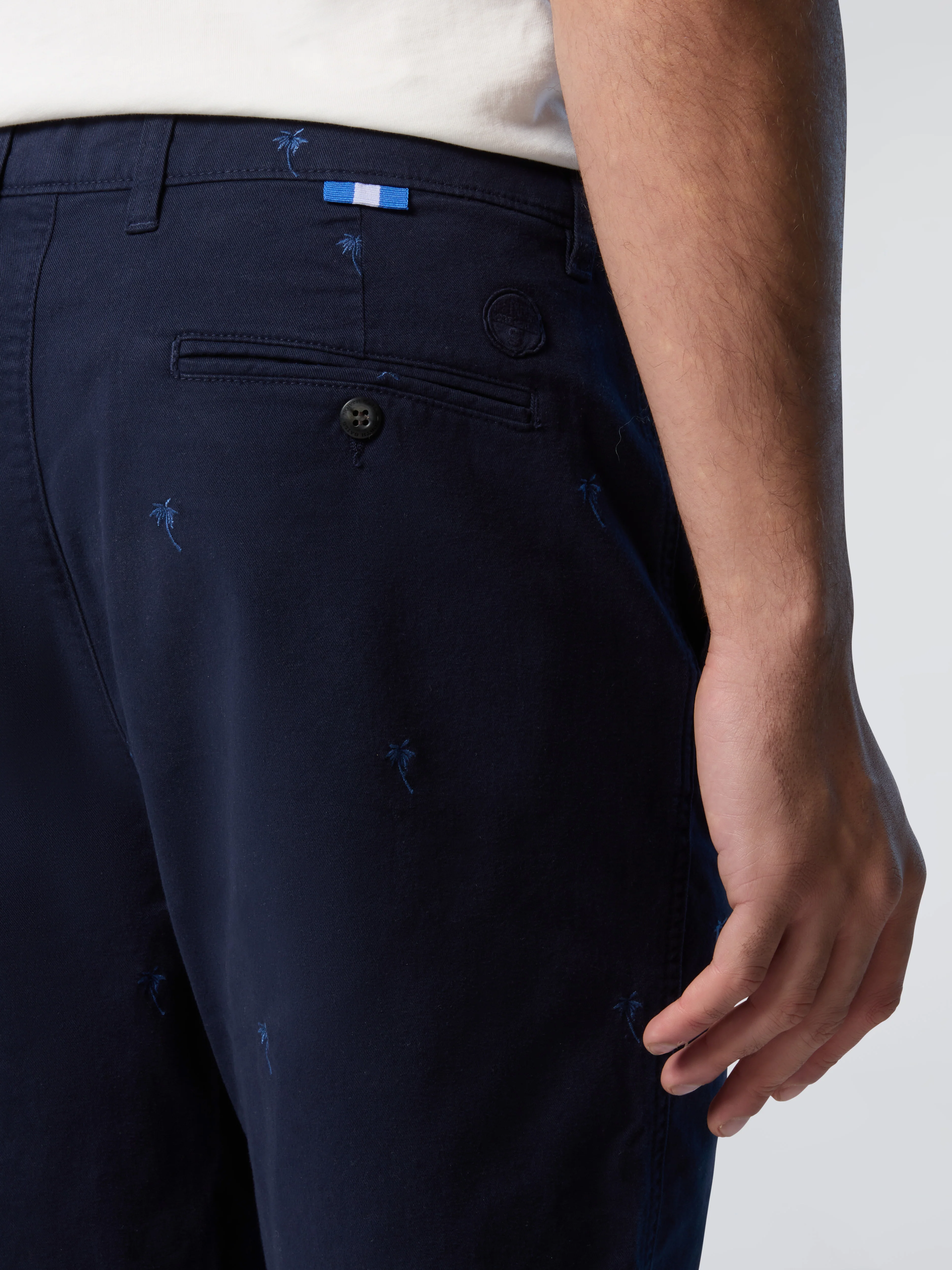 Freedom embroidered chino shorts - Image 10