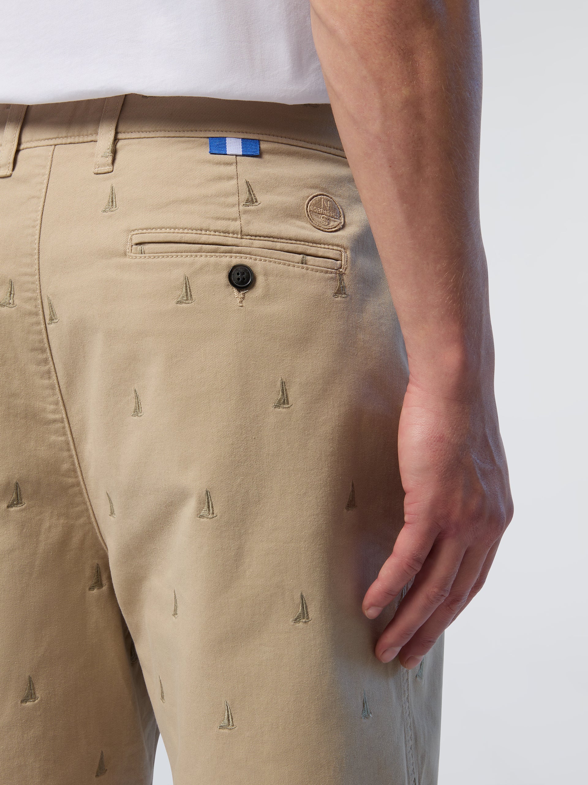 Freedom embroidered chino shorts - Image 5