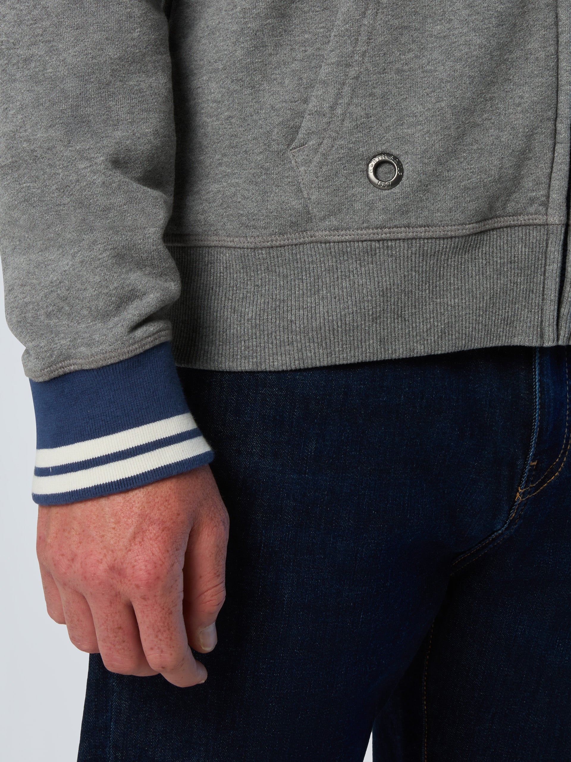 Archival full-zip hoodie - Image 18