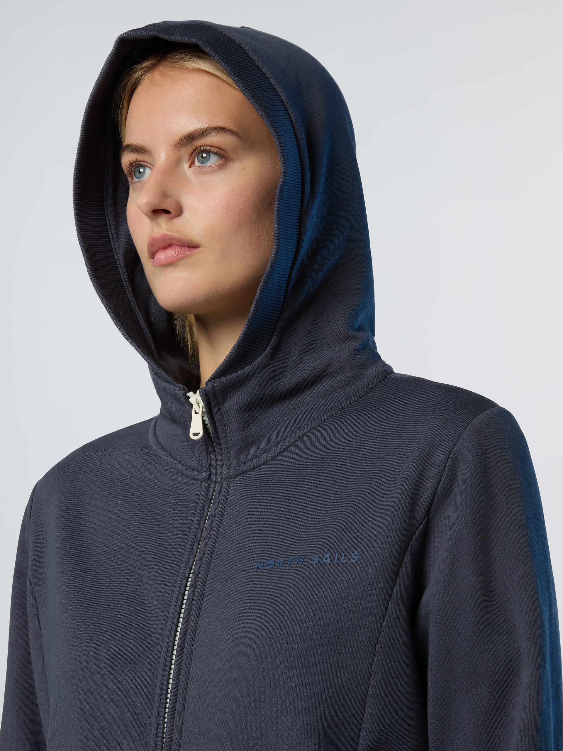 Full-zip hoodie with tonal logo - Image 20