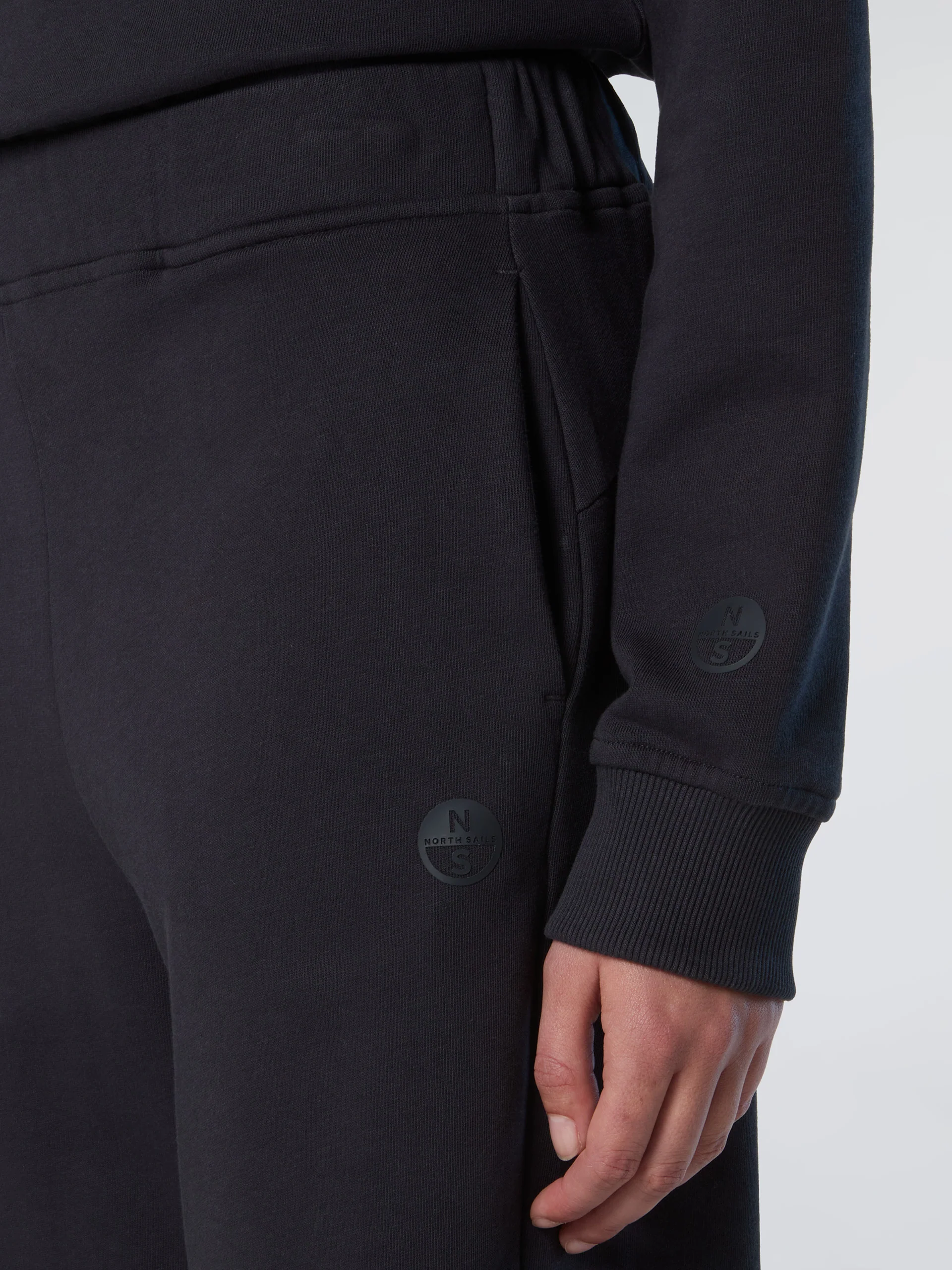 Sweatpants with back yoke - Image 11
