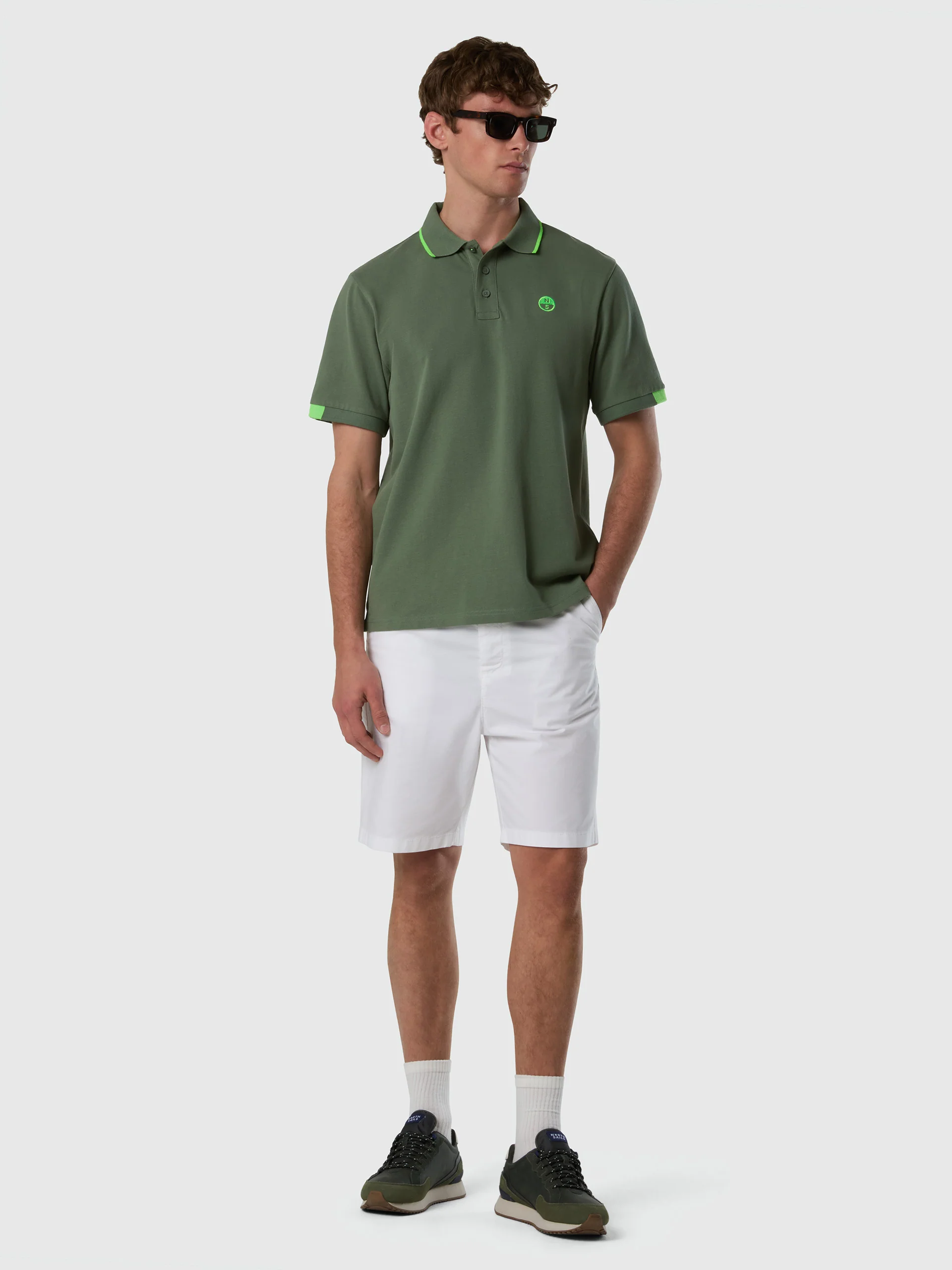 Polo shirt with neon accents - Image 12