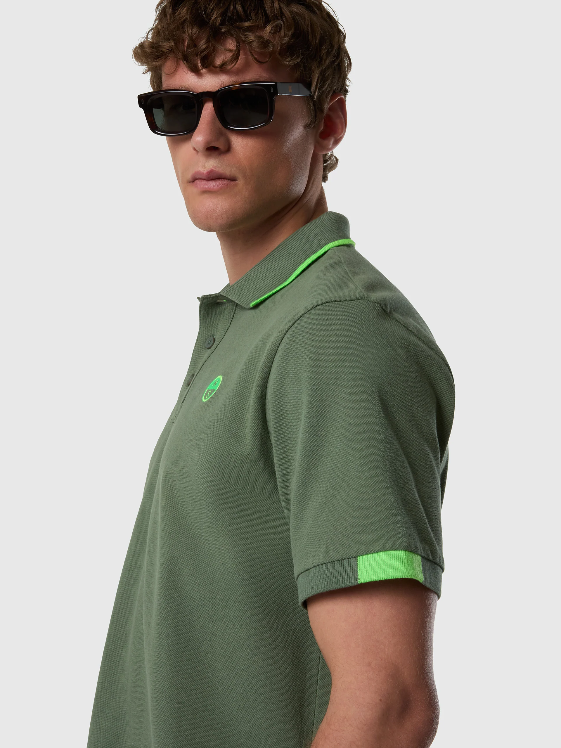 Polo shirt with neon accents - Image 9