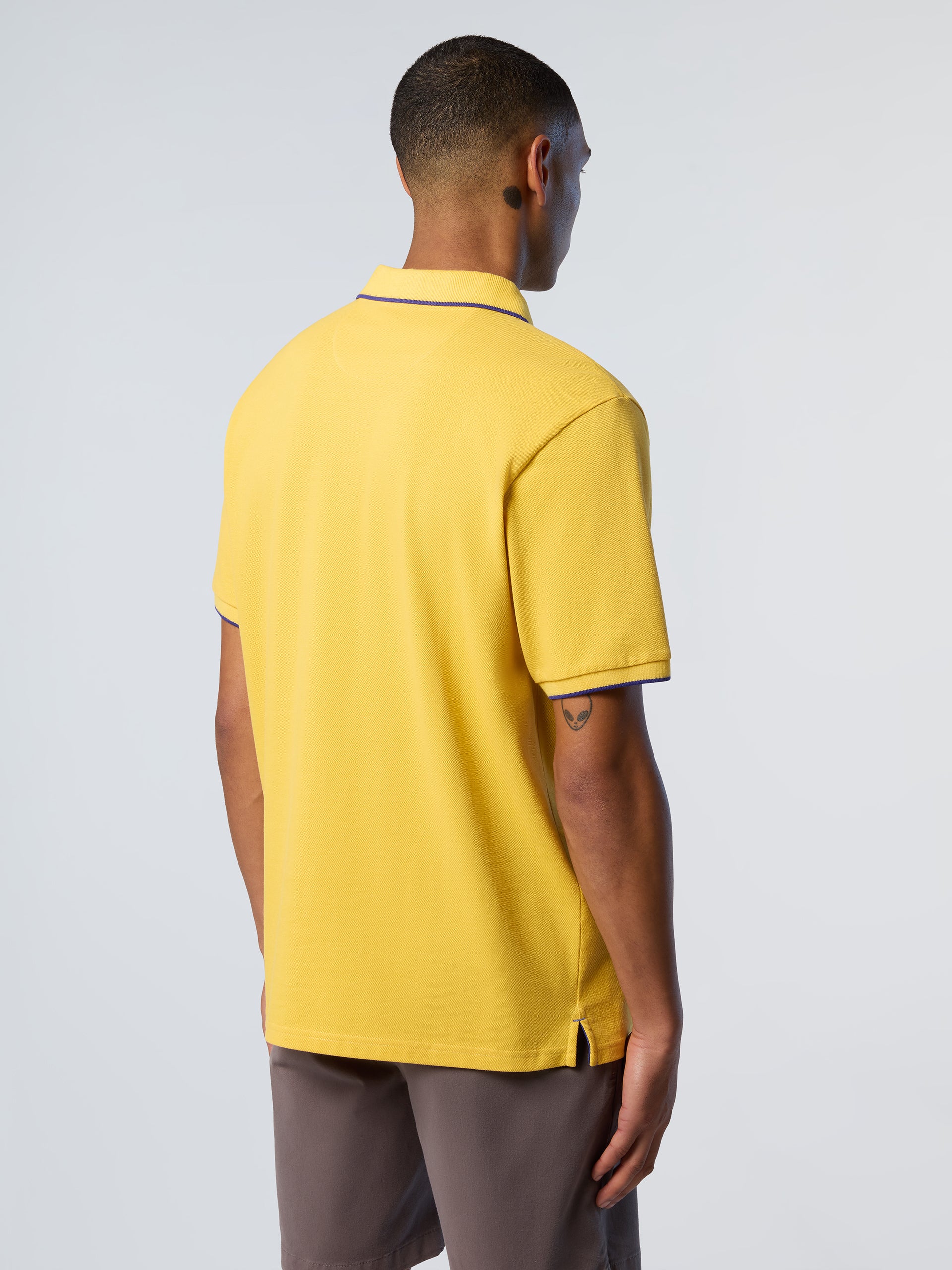 Polo shirt with contrast trims - Image 24