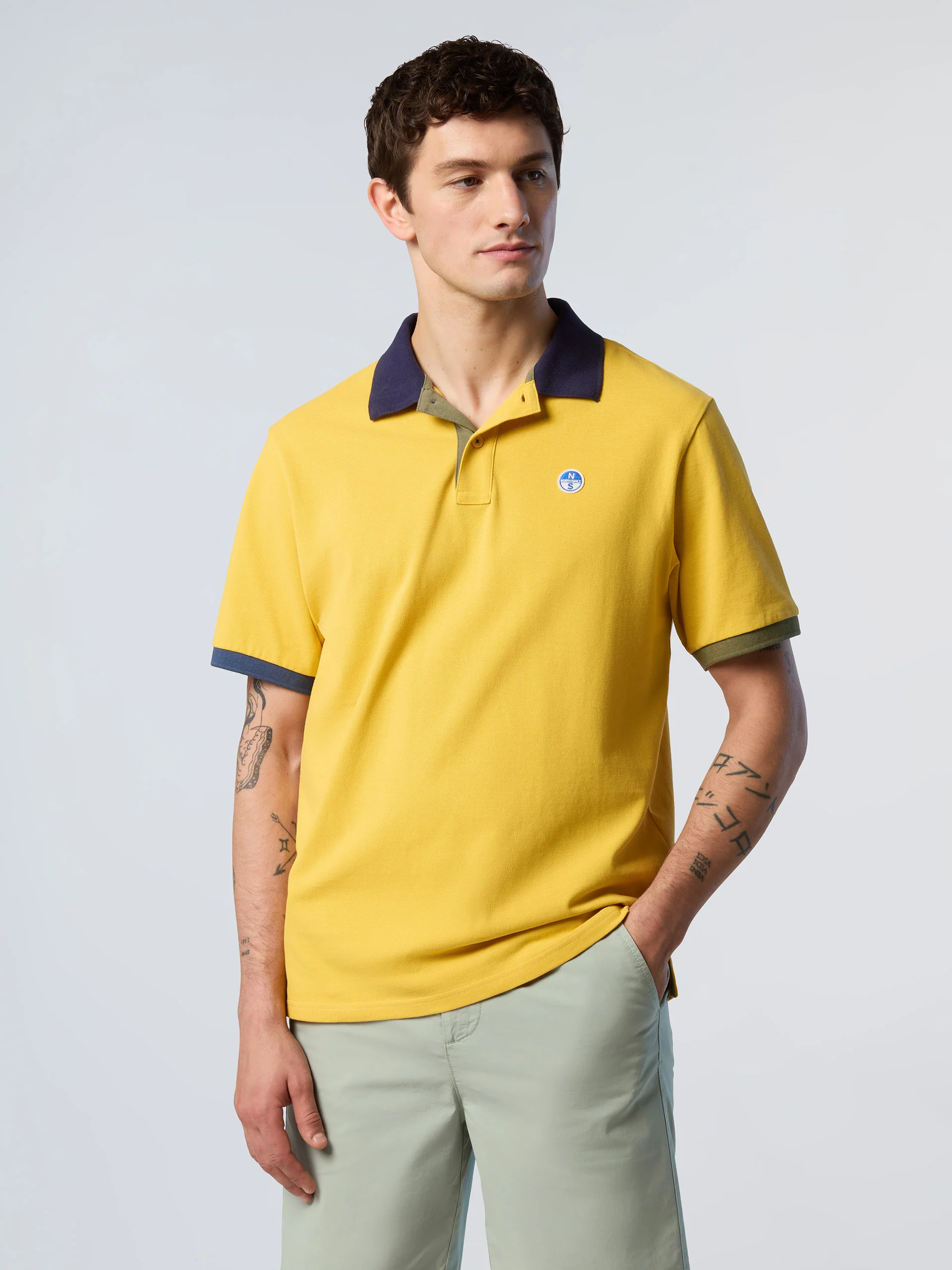 Polo shirt with contrast trims - Image 16