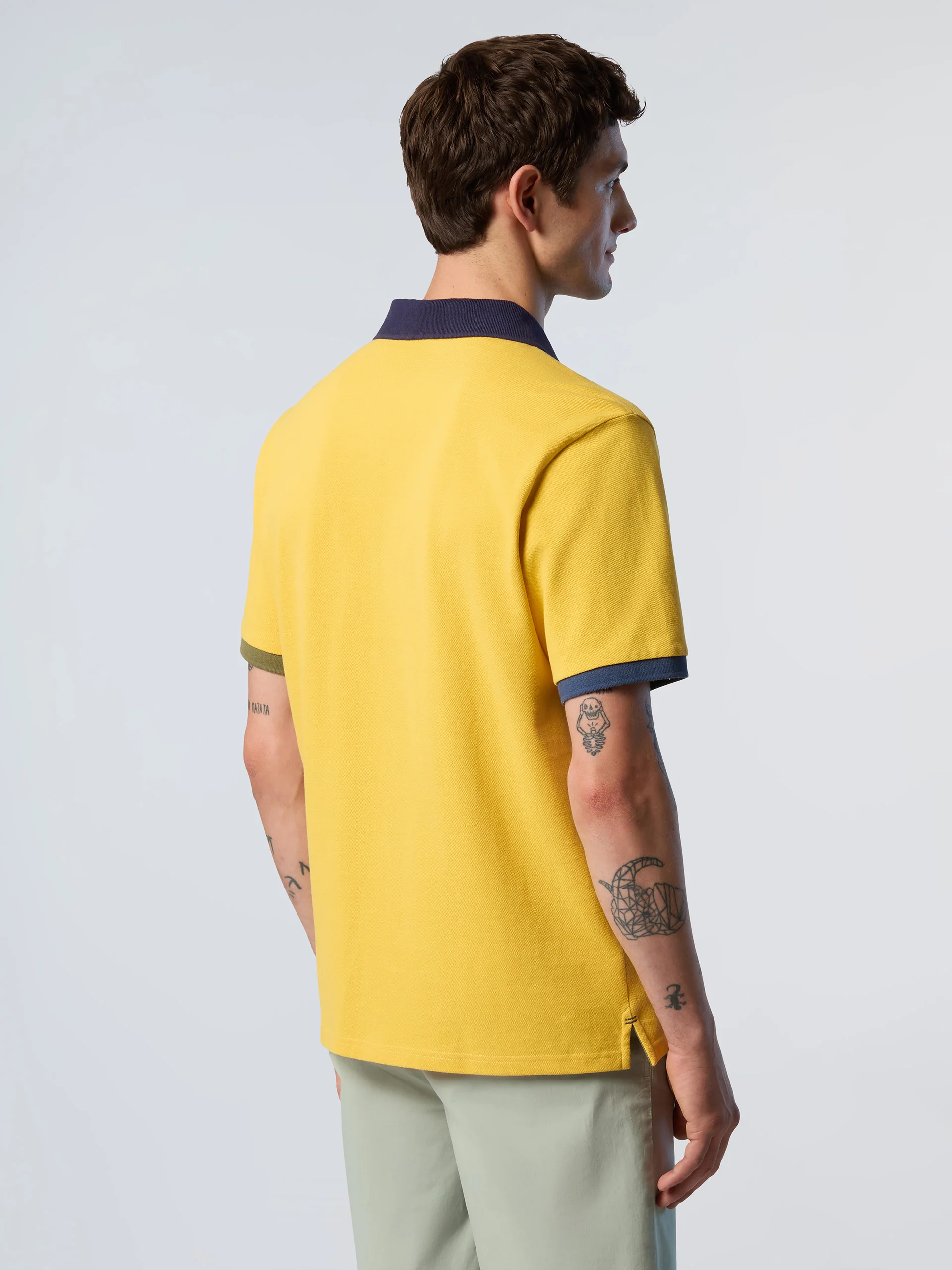 Polo shirt with contrast trims - Image 18