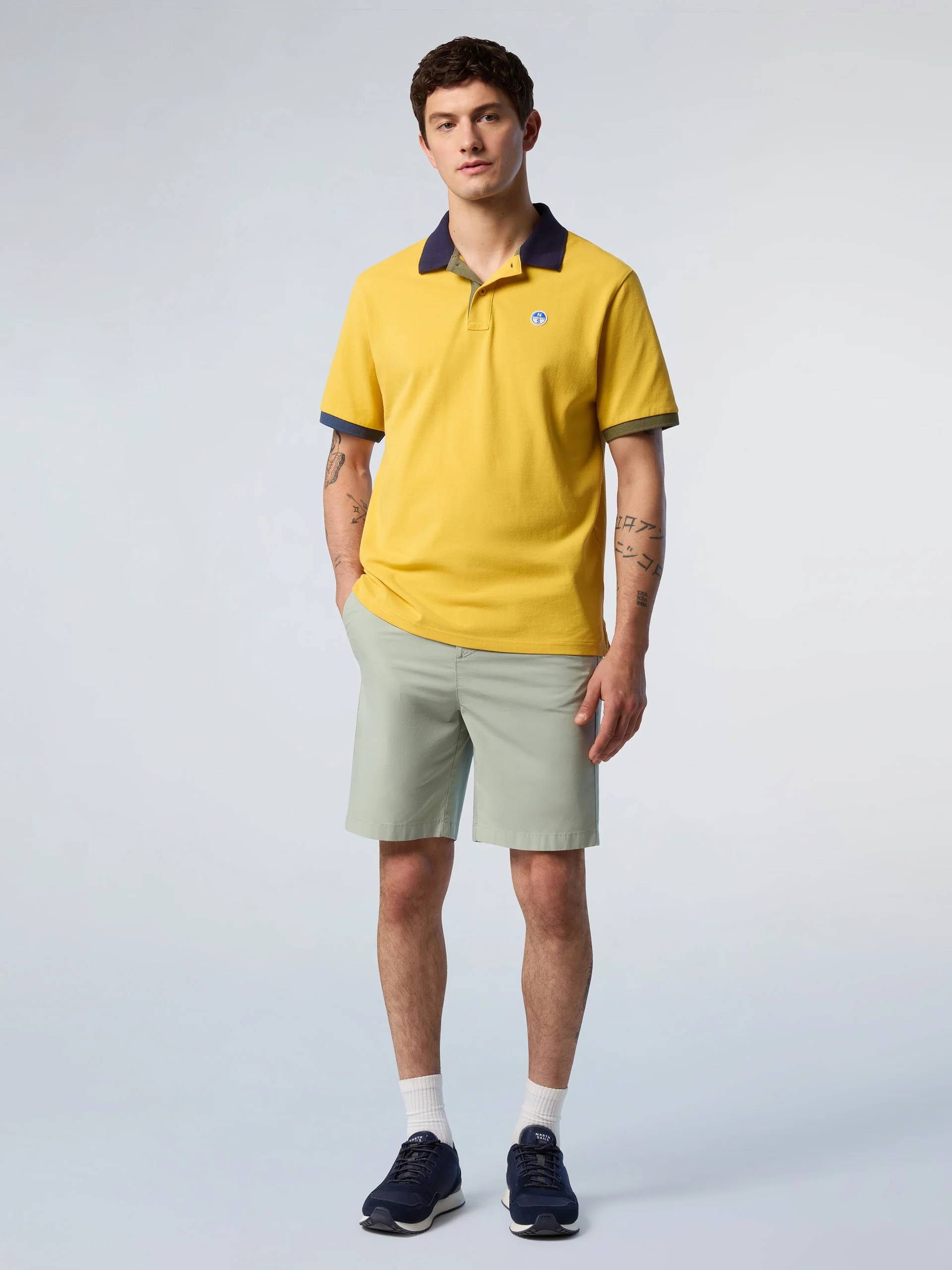Polo shirt with contrast trims - Image 19