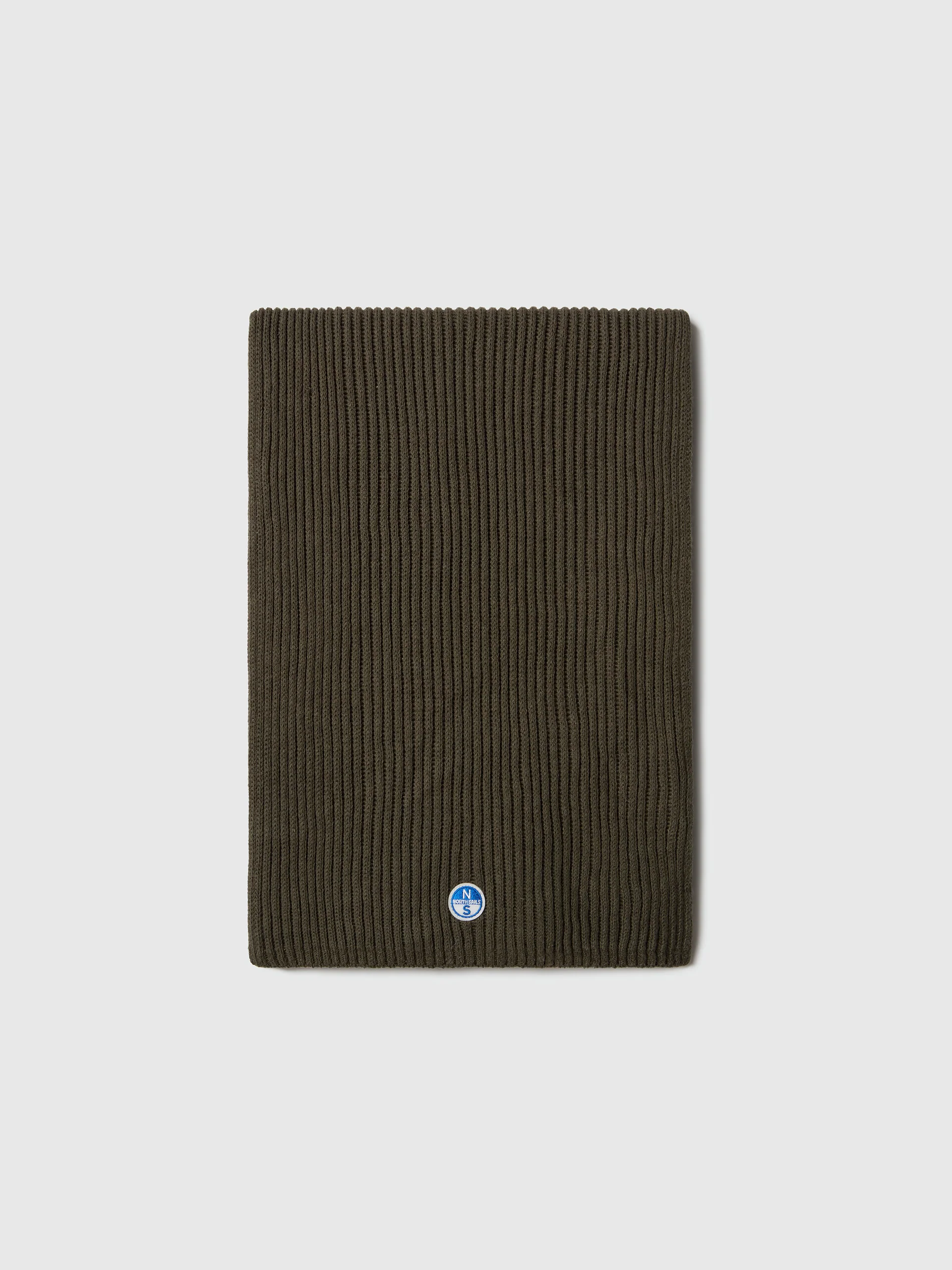 Wide-rib scarf with logo patch
