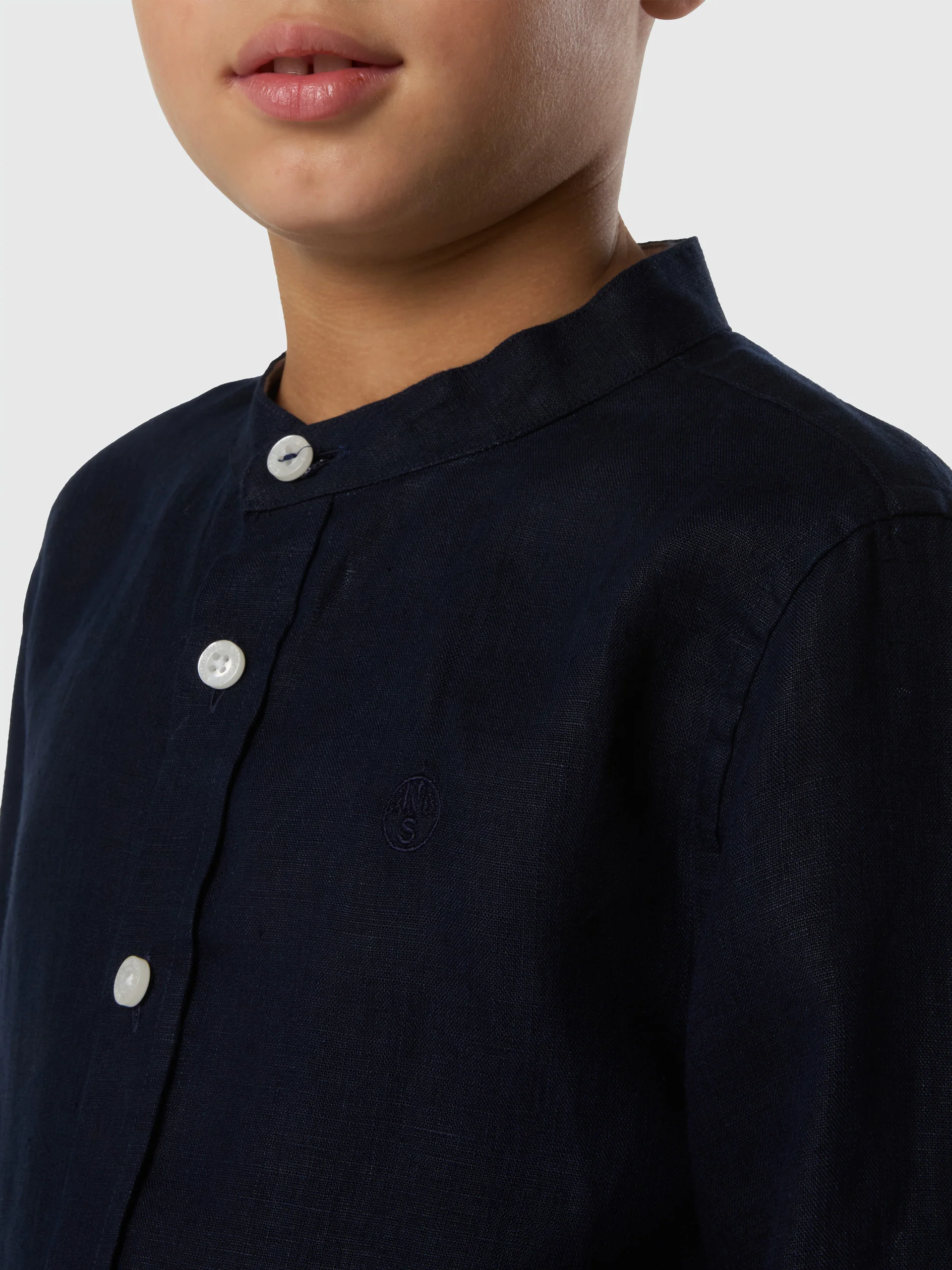 Linen Mandarin collar shirt - Image 12