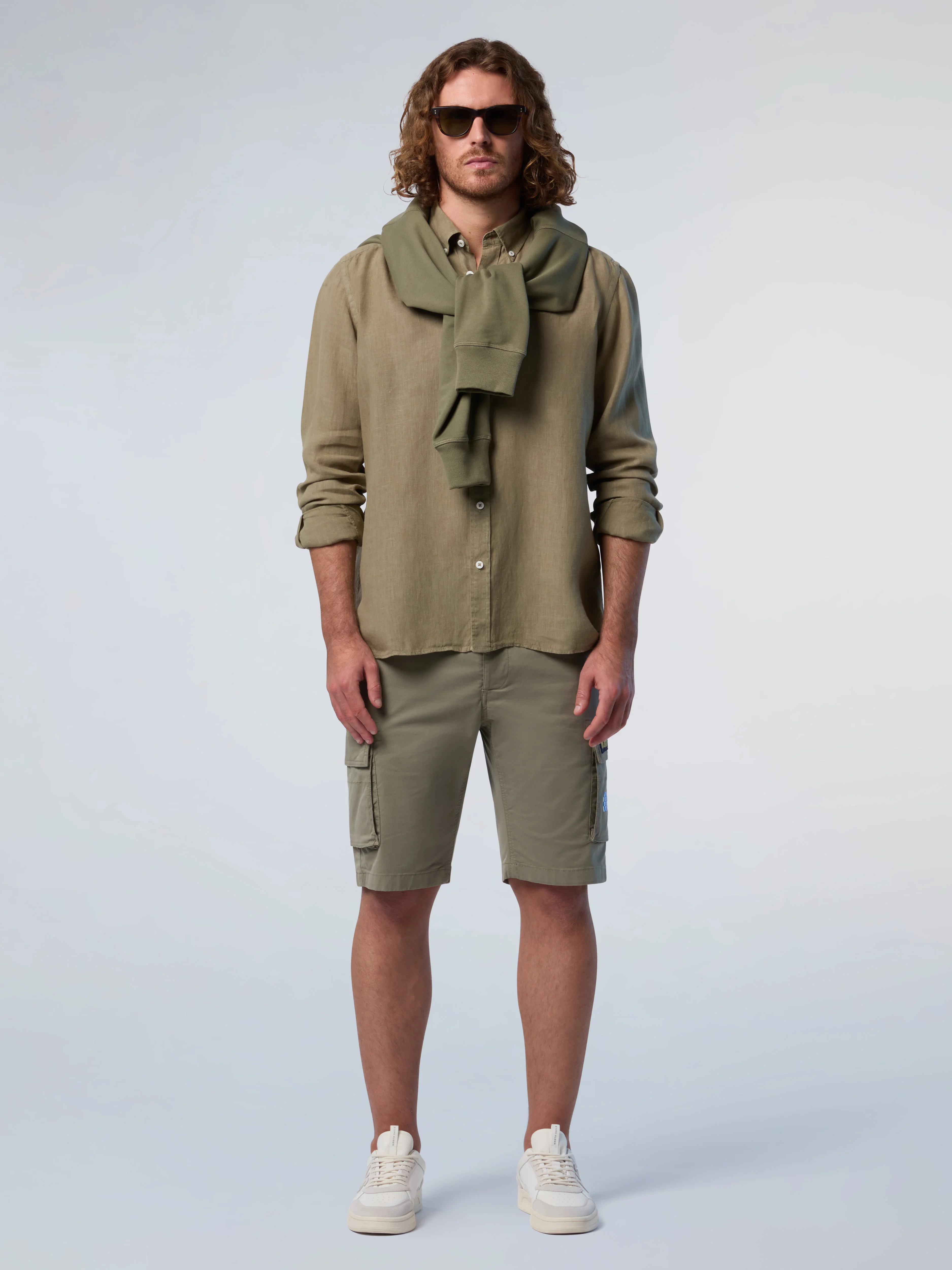 Linen shirt with corozo buttons - Image 5