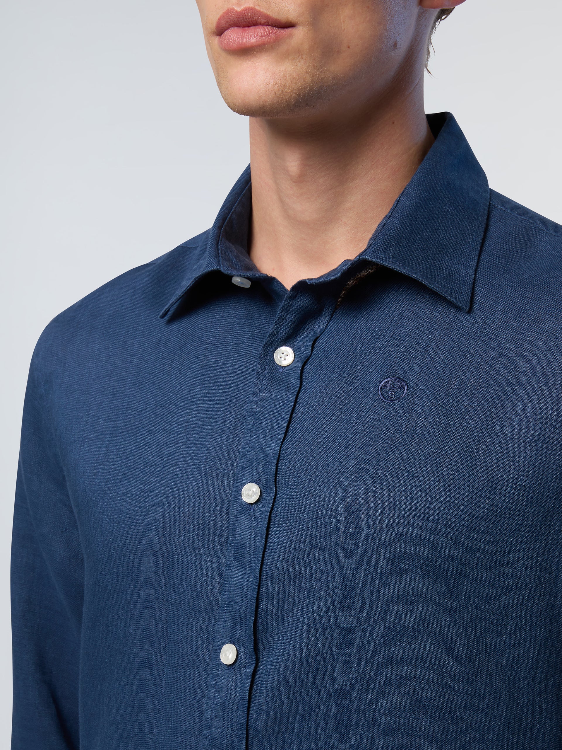 Linen shirt with embroidered logo - Image 47