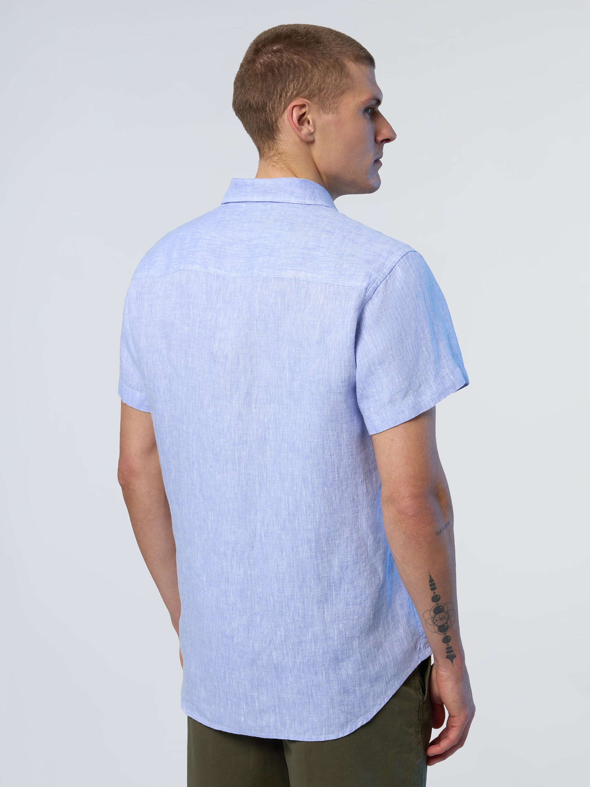 Short-sleeved linen shirt - Image 10