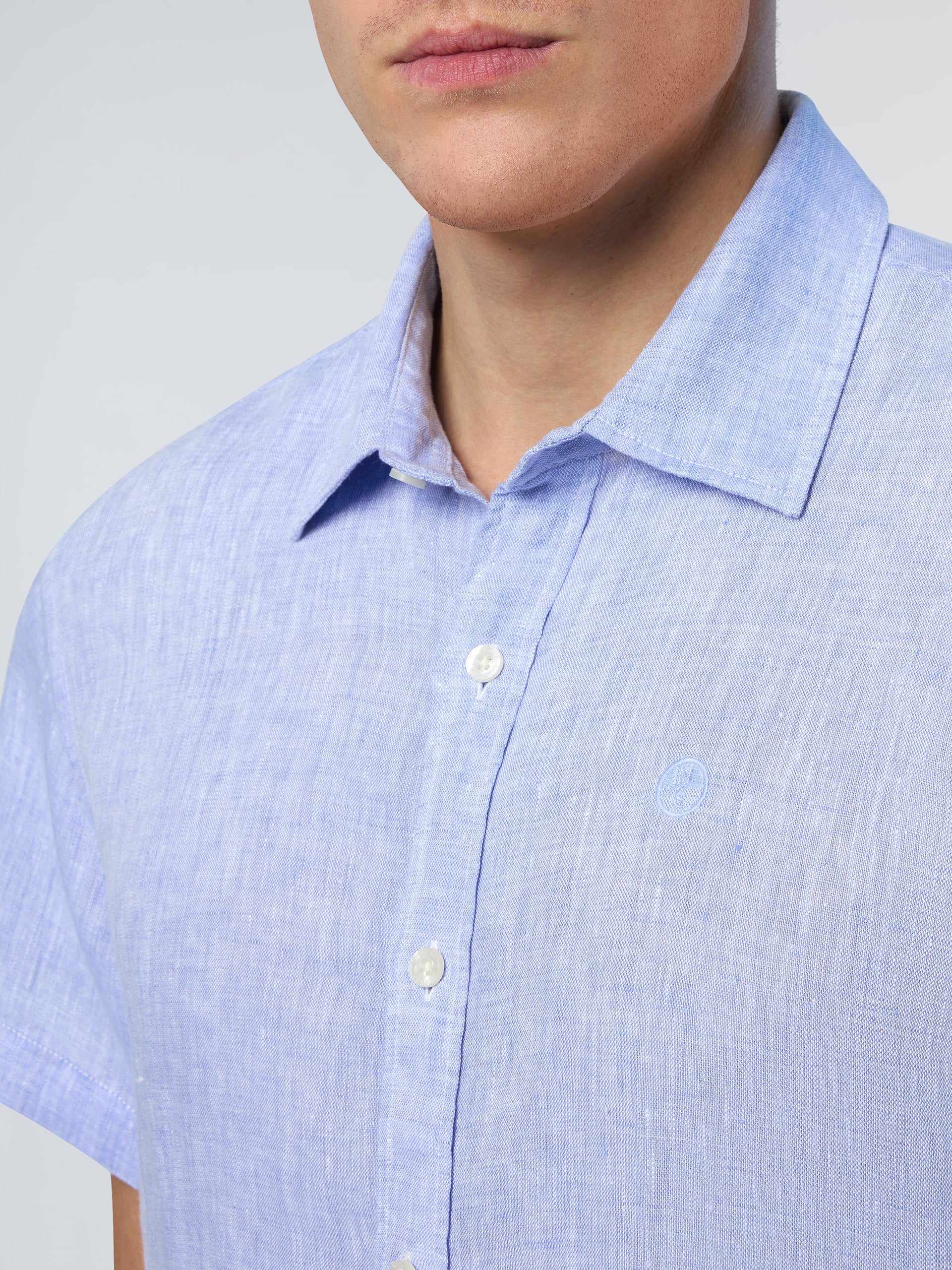 Short-sleeved linen shirt - Image 12