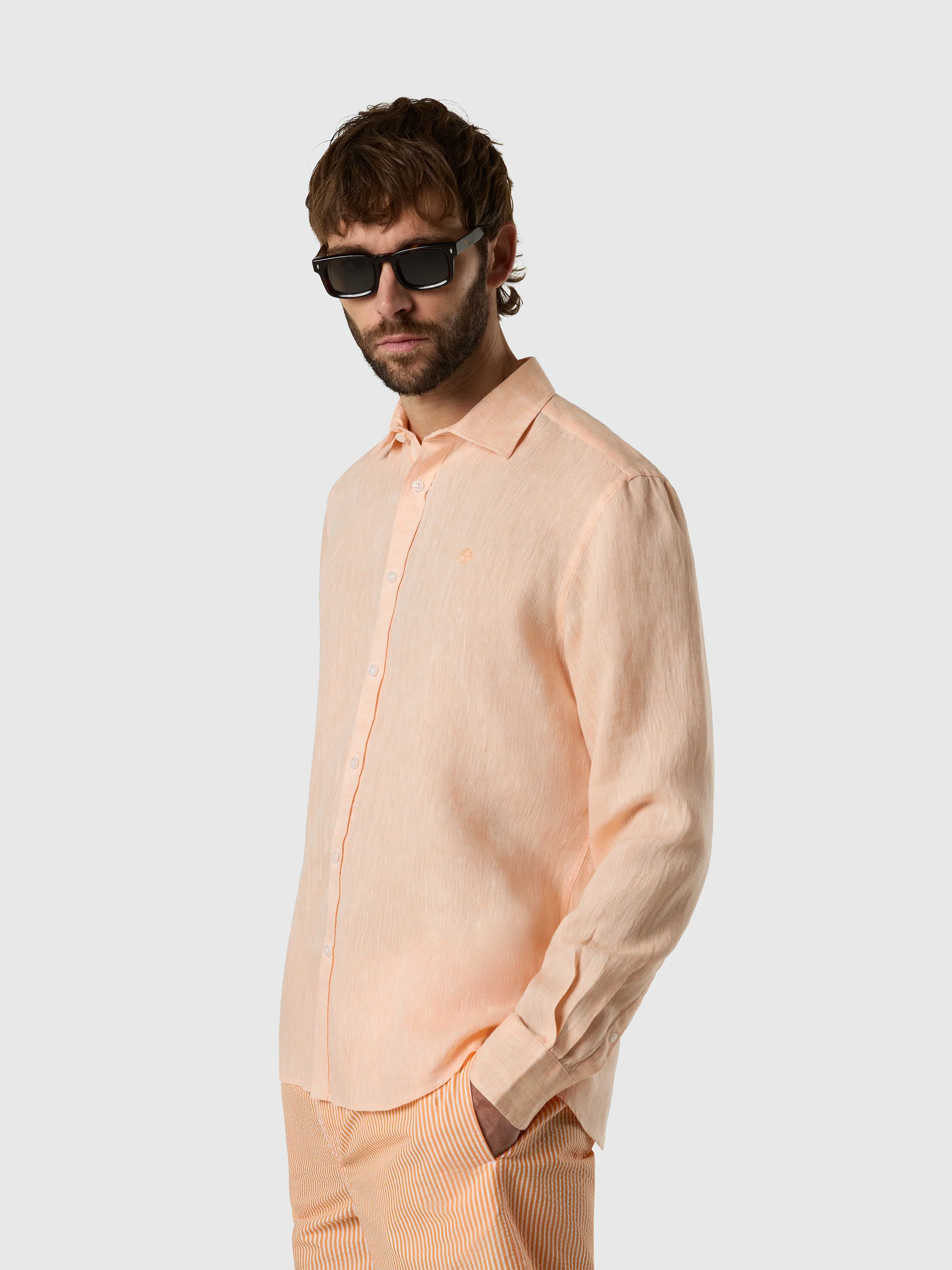 Long-sleeved linen shirt - Image 19