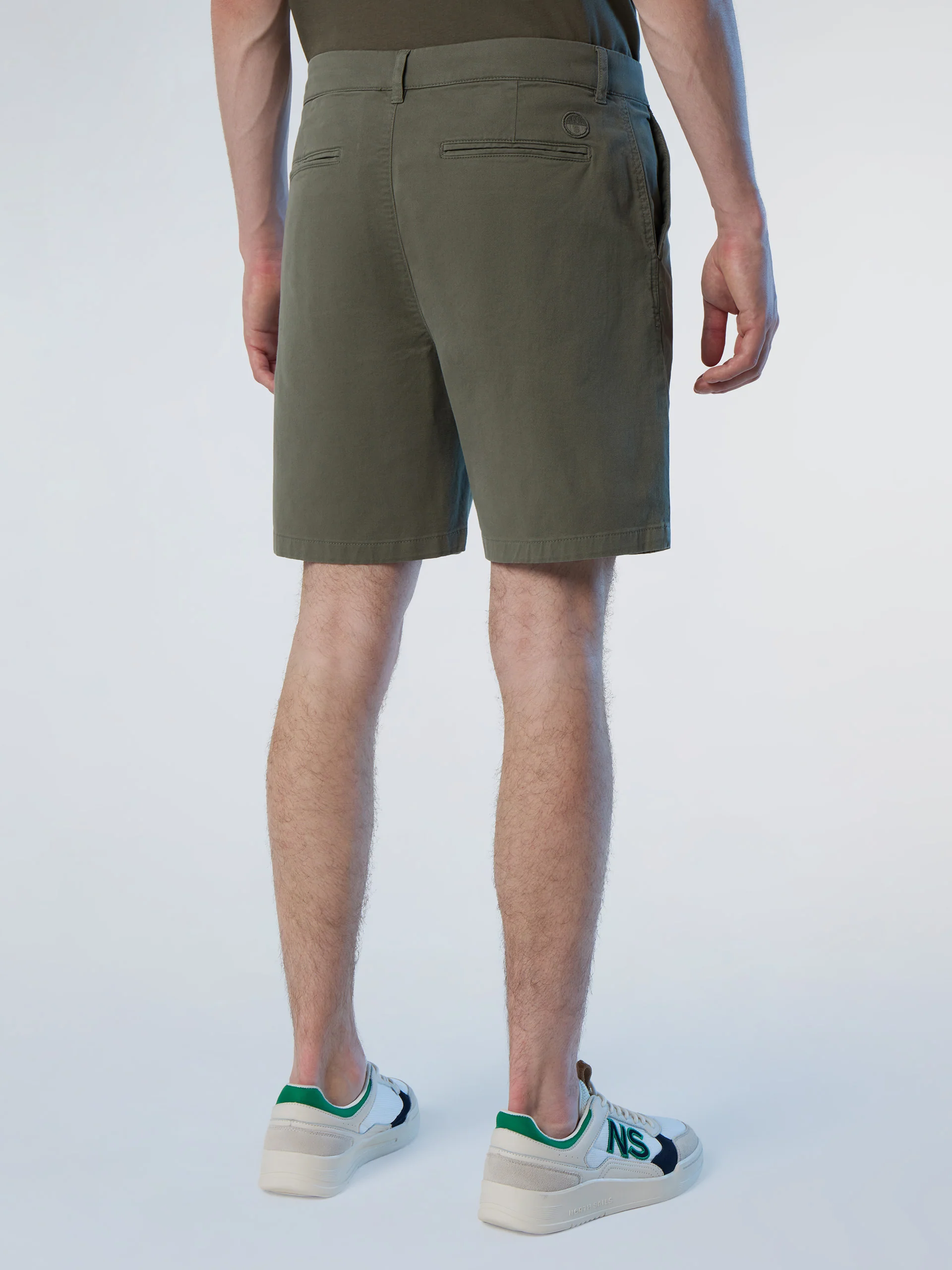 Chino shorts with logo patch - Image 38