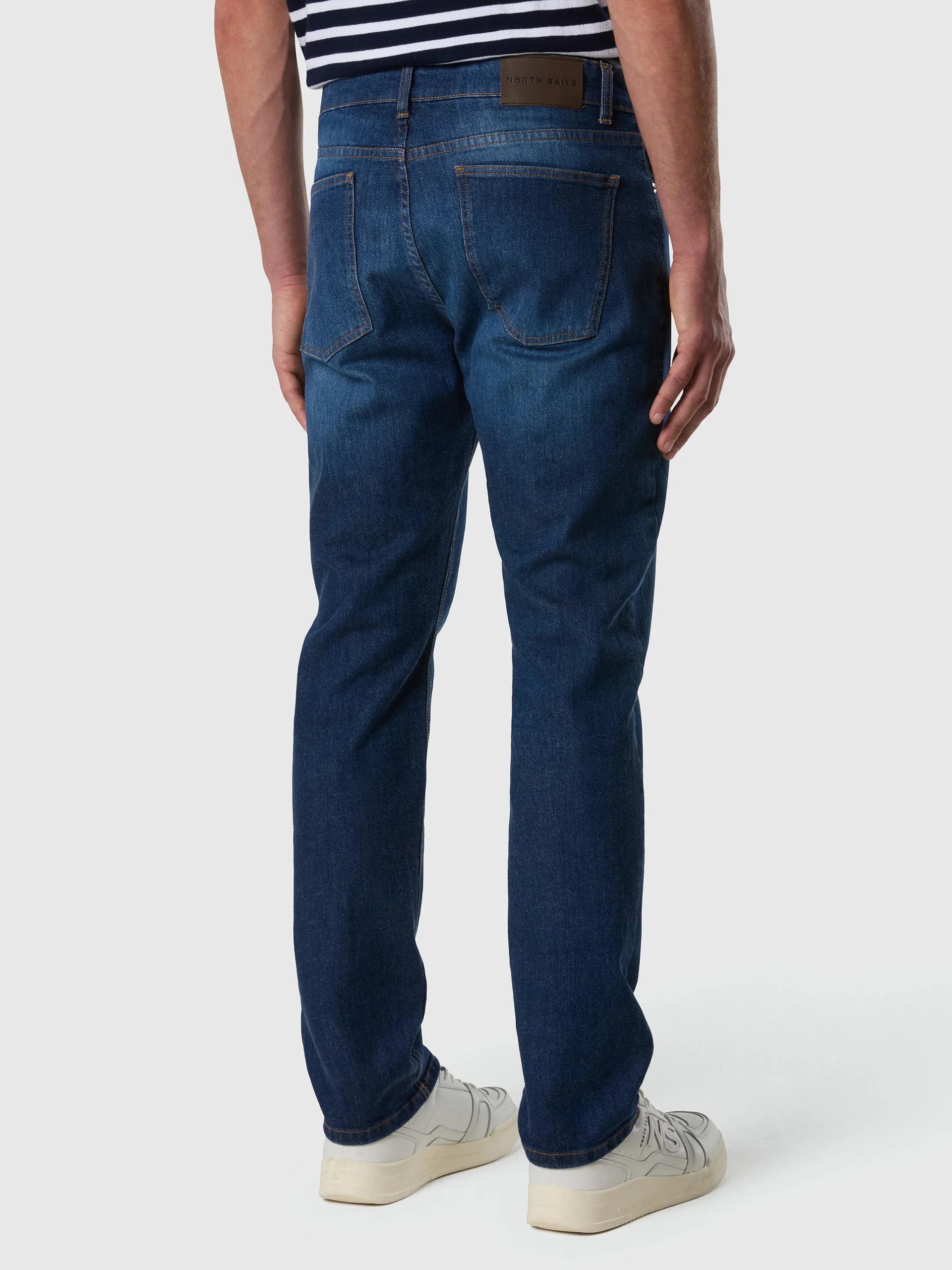 Low-impact denim jeans - Image 3