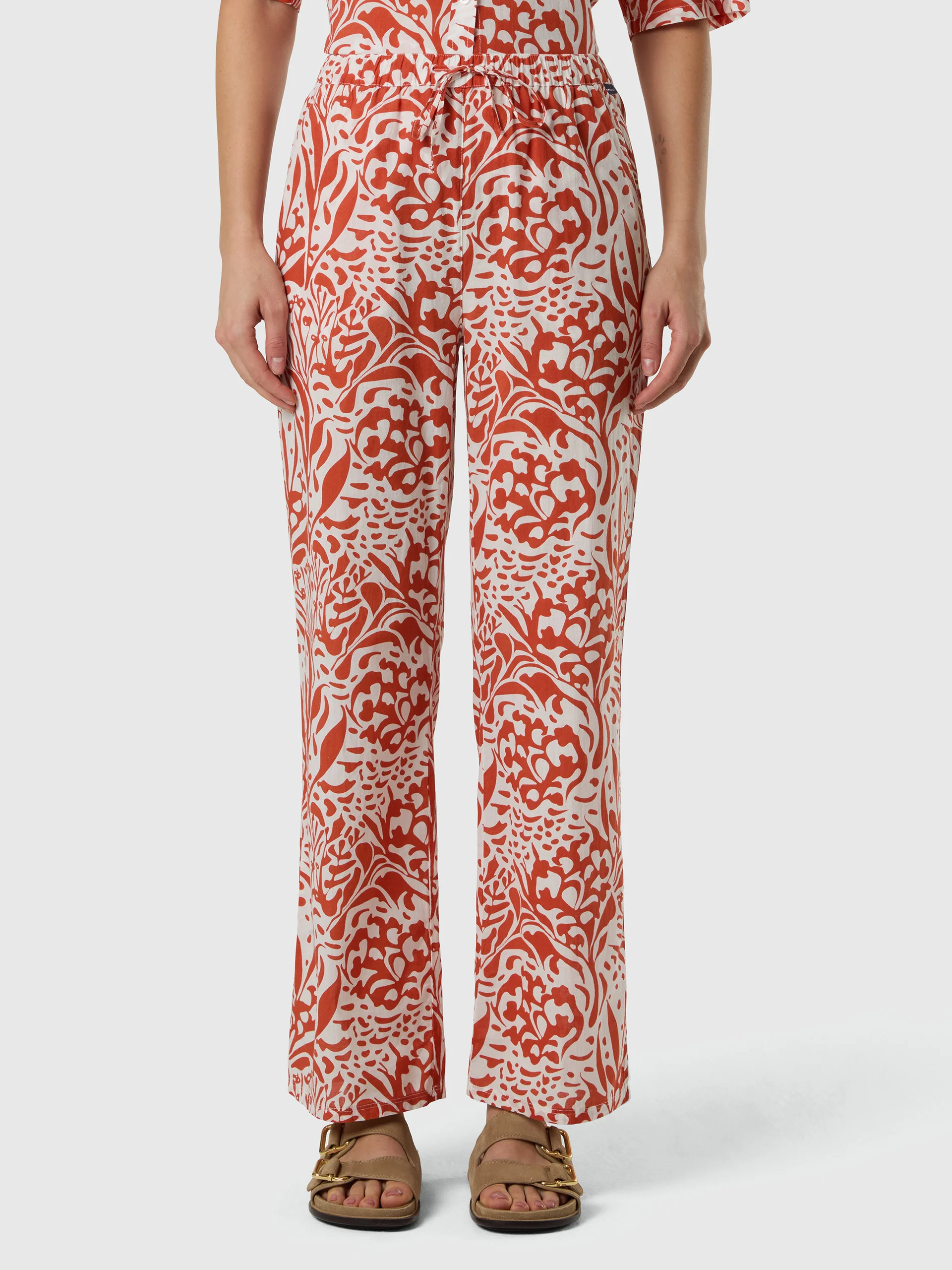 Muslin pants with coral print - Image 6