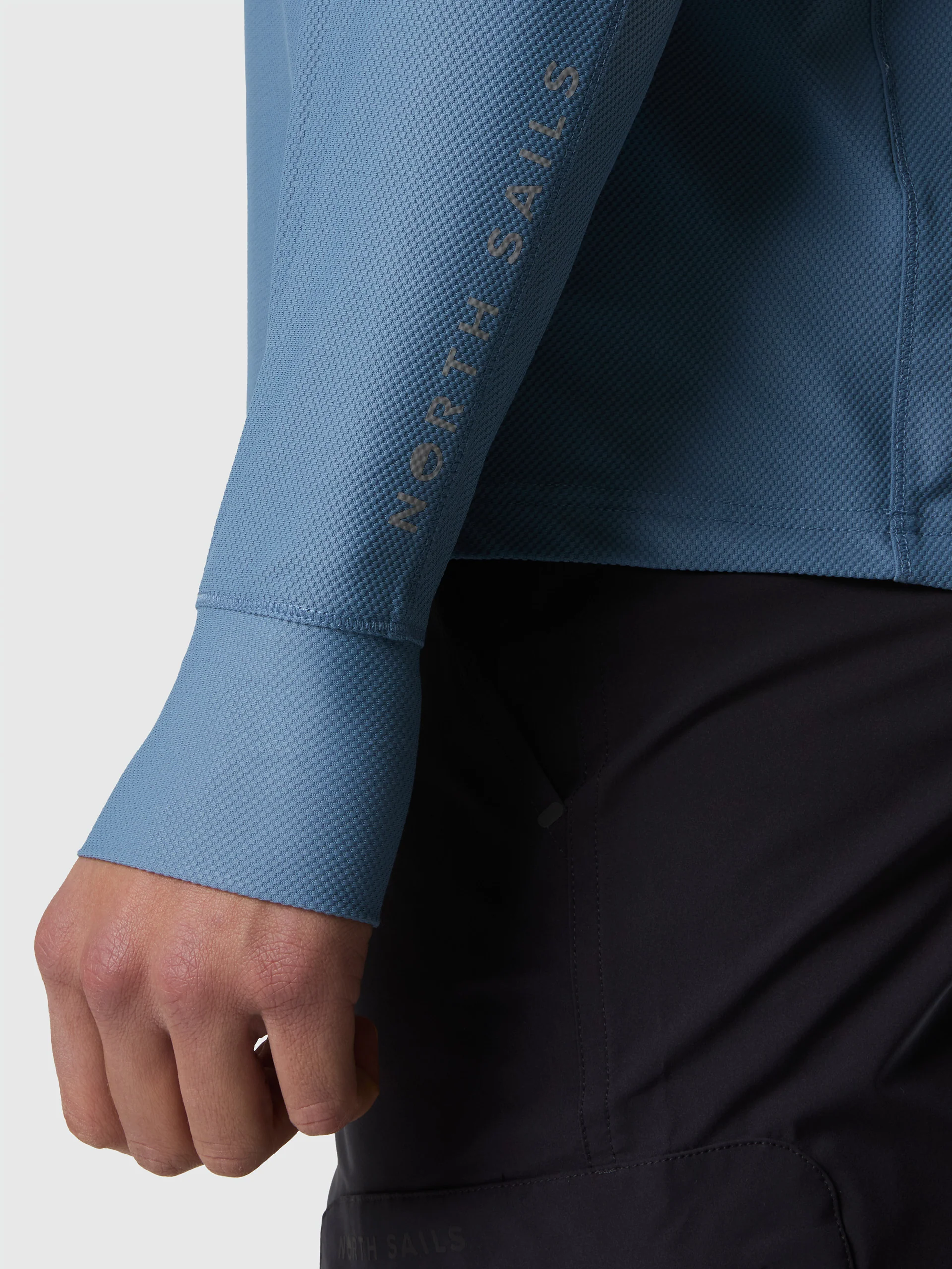 Long-sleeved T-shirt with UV protection - Image 14