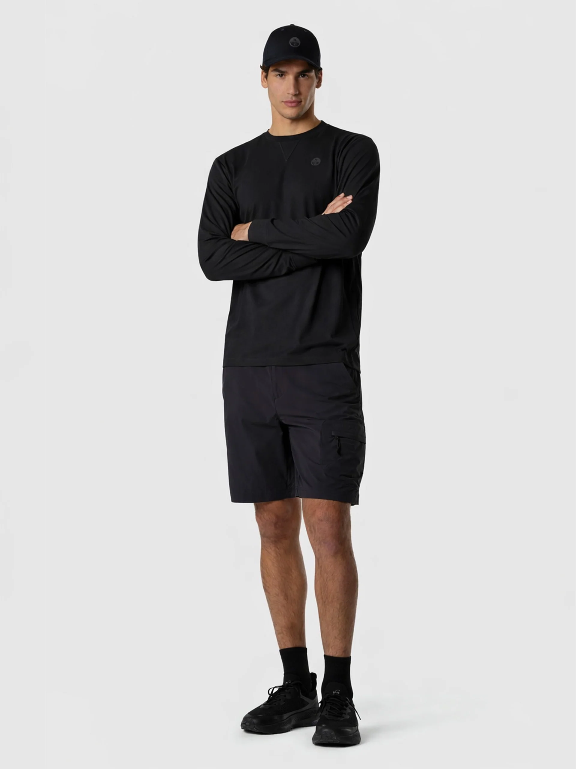 Long-sleeved T-shirt with UV protection - Image 16